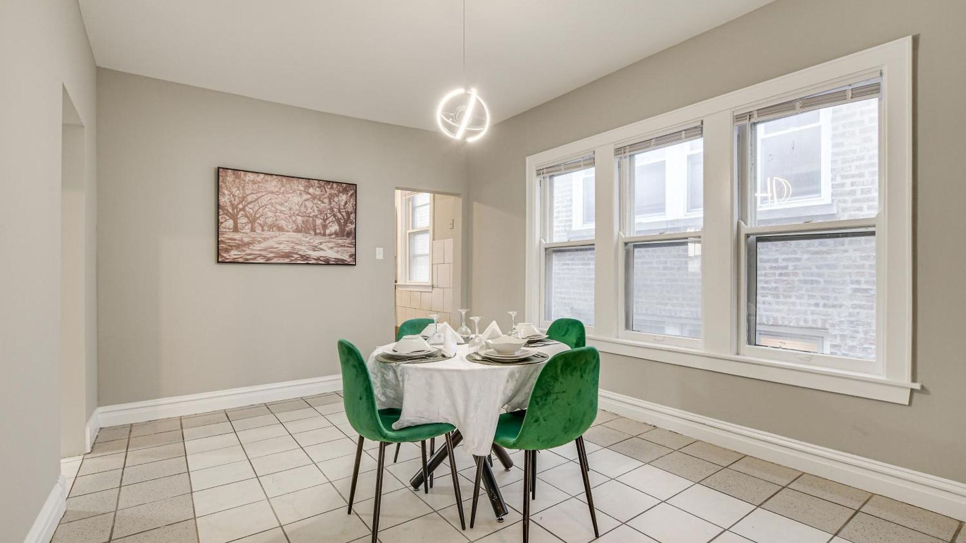 Apartment Walk To Devon Avenue & Warren Park: Apt! Chicago