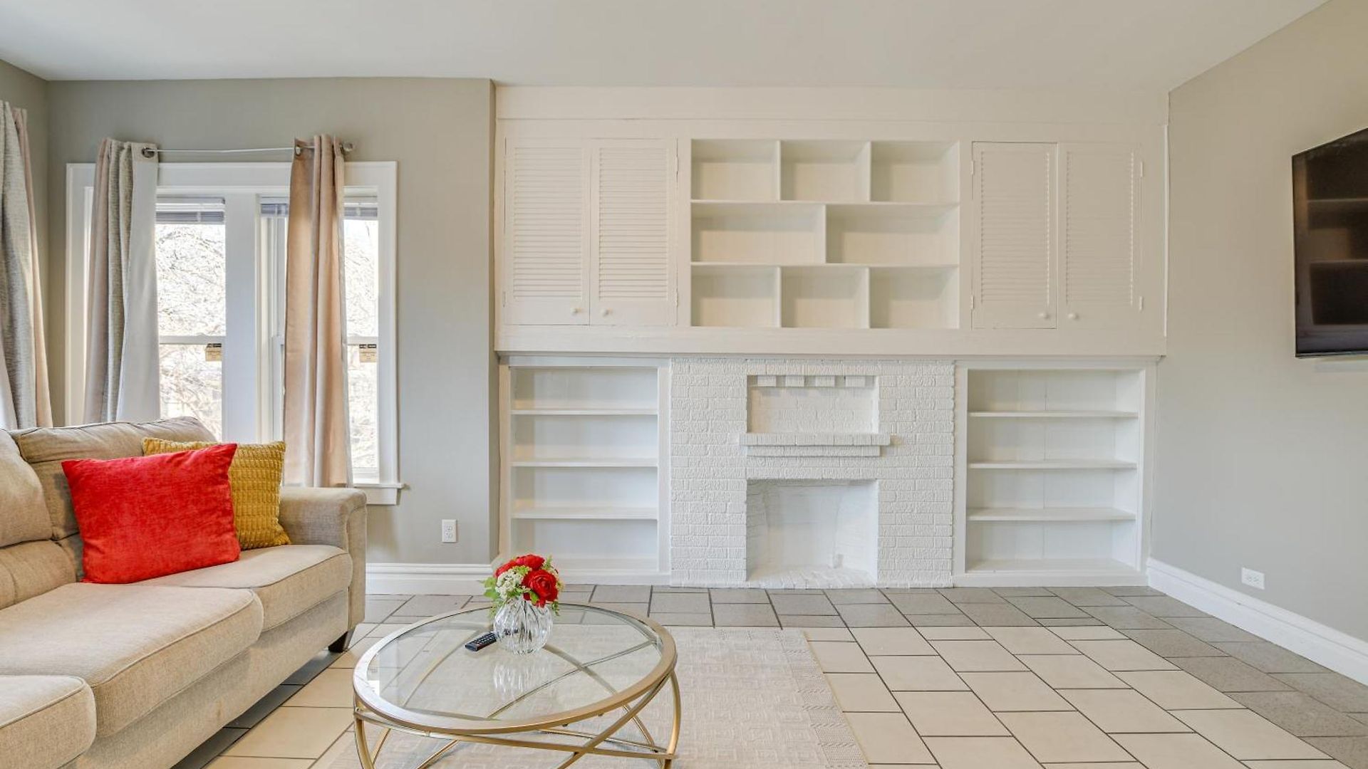 Apartment Walk To Devon Avenue & Warren Park: Apt! *