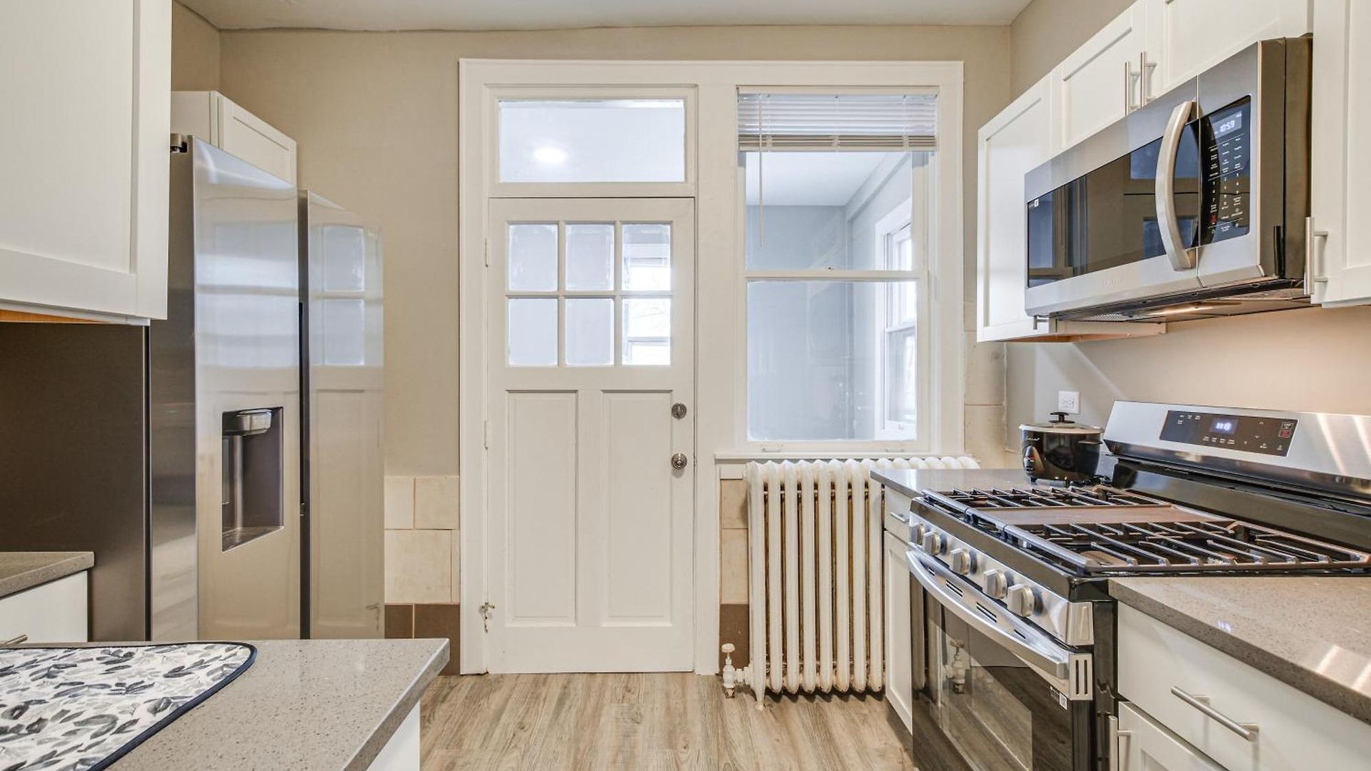 Walk To Devon Avenue & Warren Park: Apt! Apartment Chicago