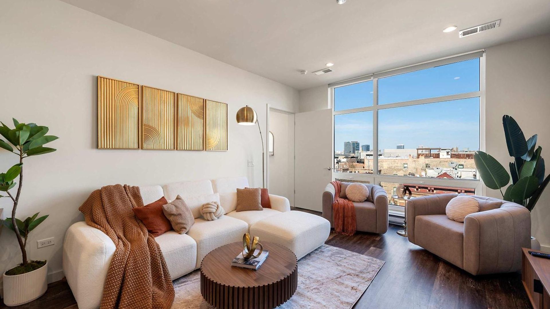 Luxury 2bd-2ba View-gym-rooftop *