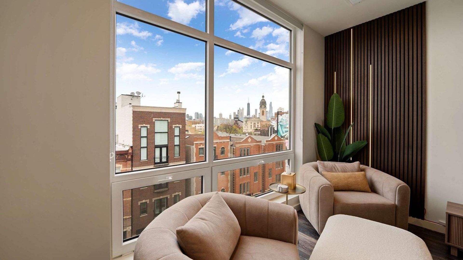 Luxury 2bd-2ba View-gym-rooftop Apartment