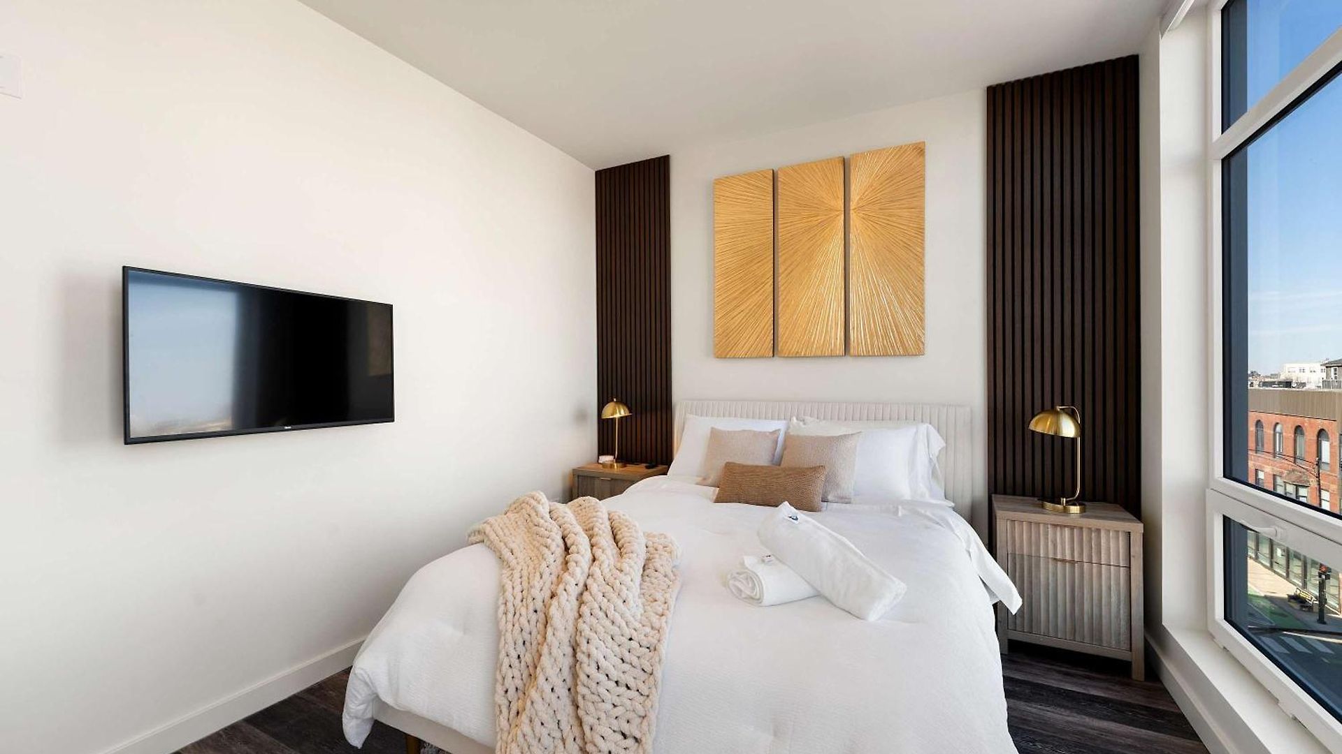 Luxury 2bd-2ba View-gym-rooftop