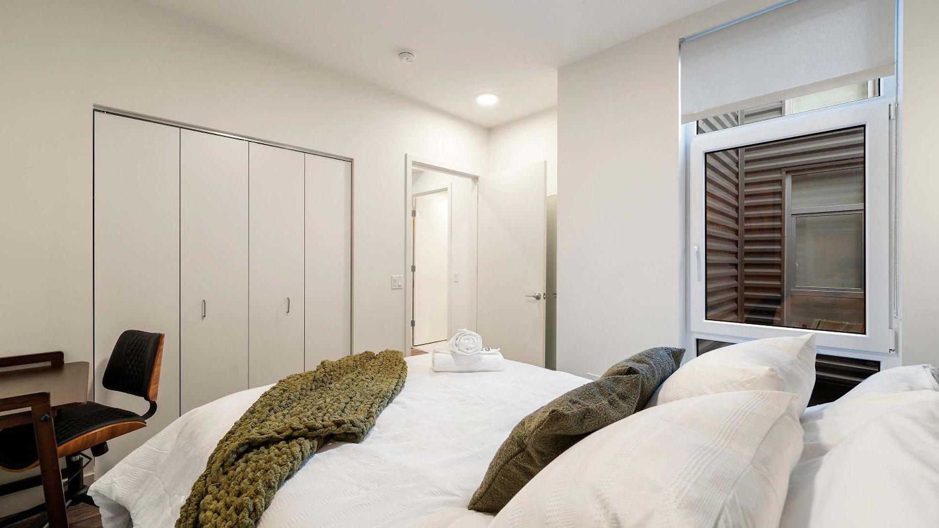 Luxury 2bd-2ba View-gym-rooftop