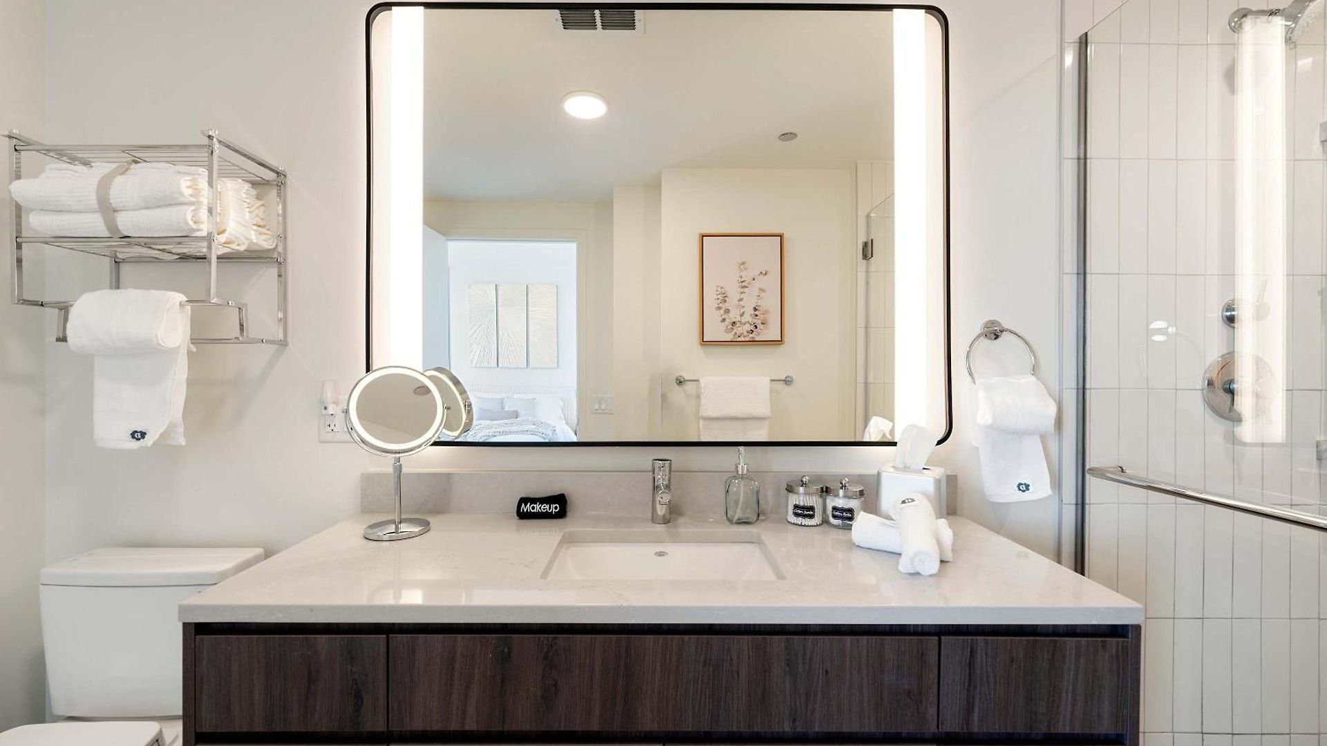 Luxury 2bd-2ba View-gym-rooftop