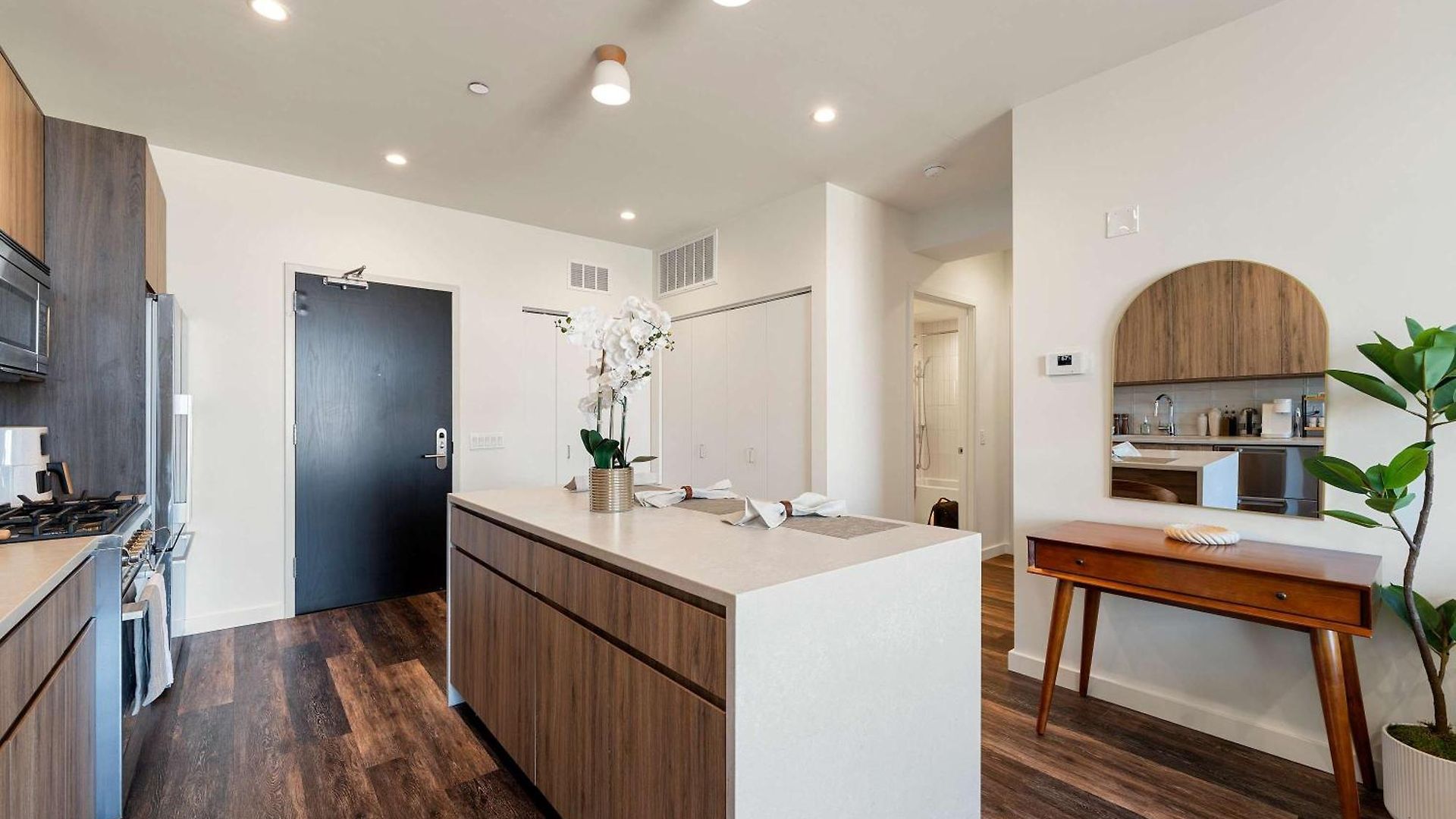 Luxury 2bd-2ba View-gym-rooftop * Chicago