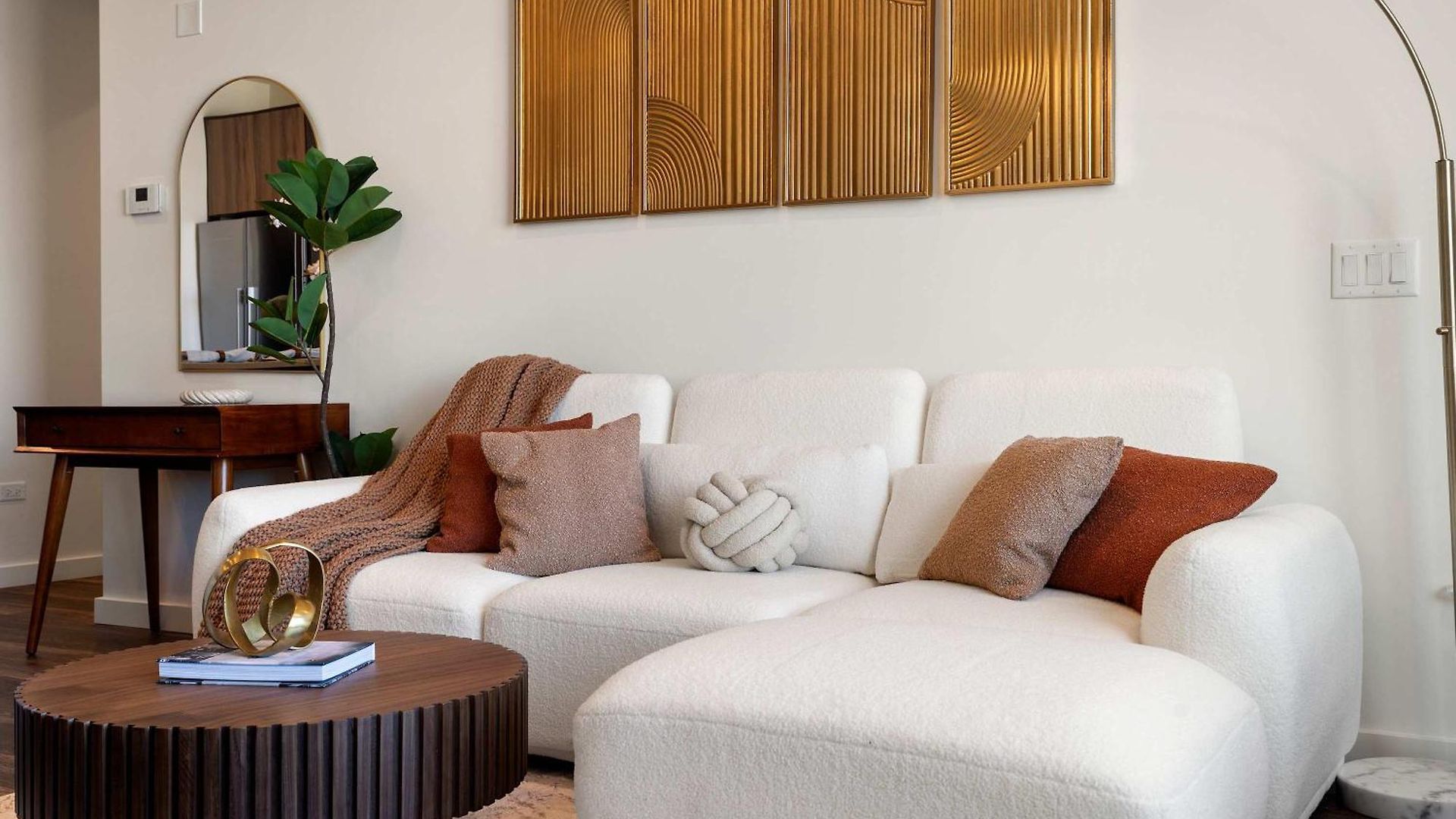 Luxury 2bd-2ba View-gym-rooftop Apartment Chicago