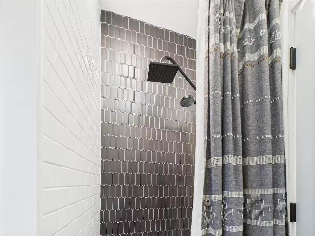 Spacious 4br With Outdoor Oasis Chicago