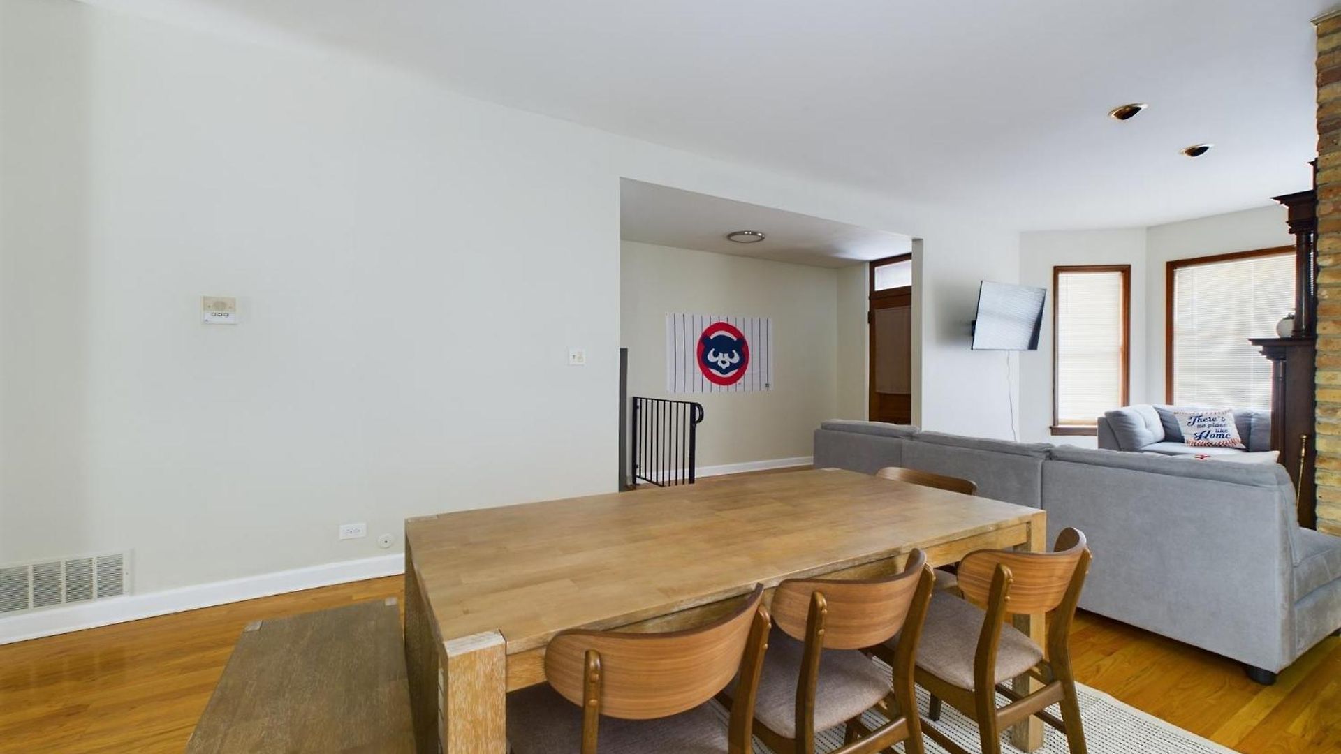 Cubs Clubhouse Retreat Apartment Chicago
