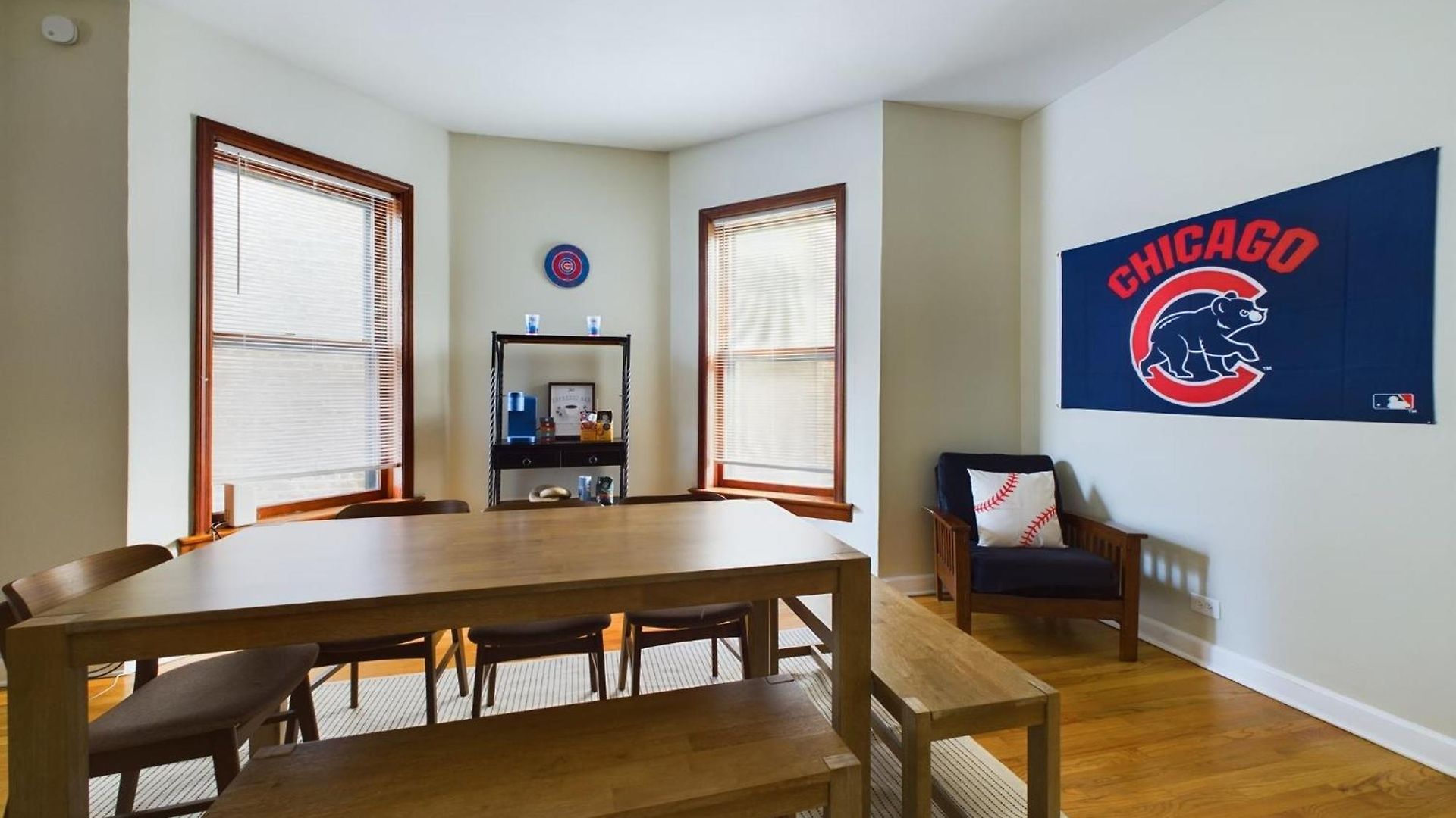 Cubs Clubhouse Retreat Apartment Chicago