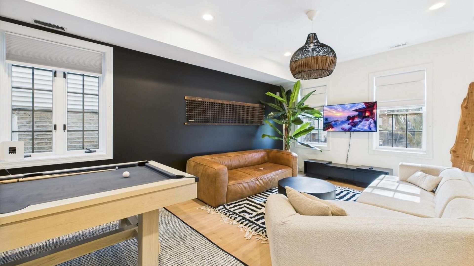 Spacious 4br With Outdoor Oasis