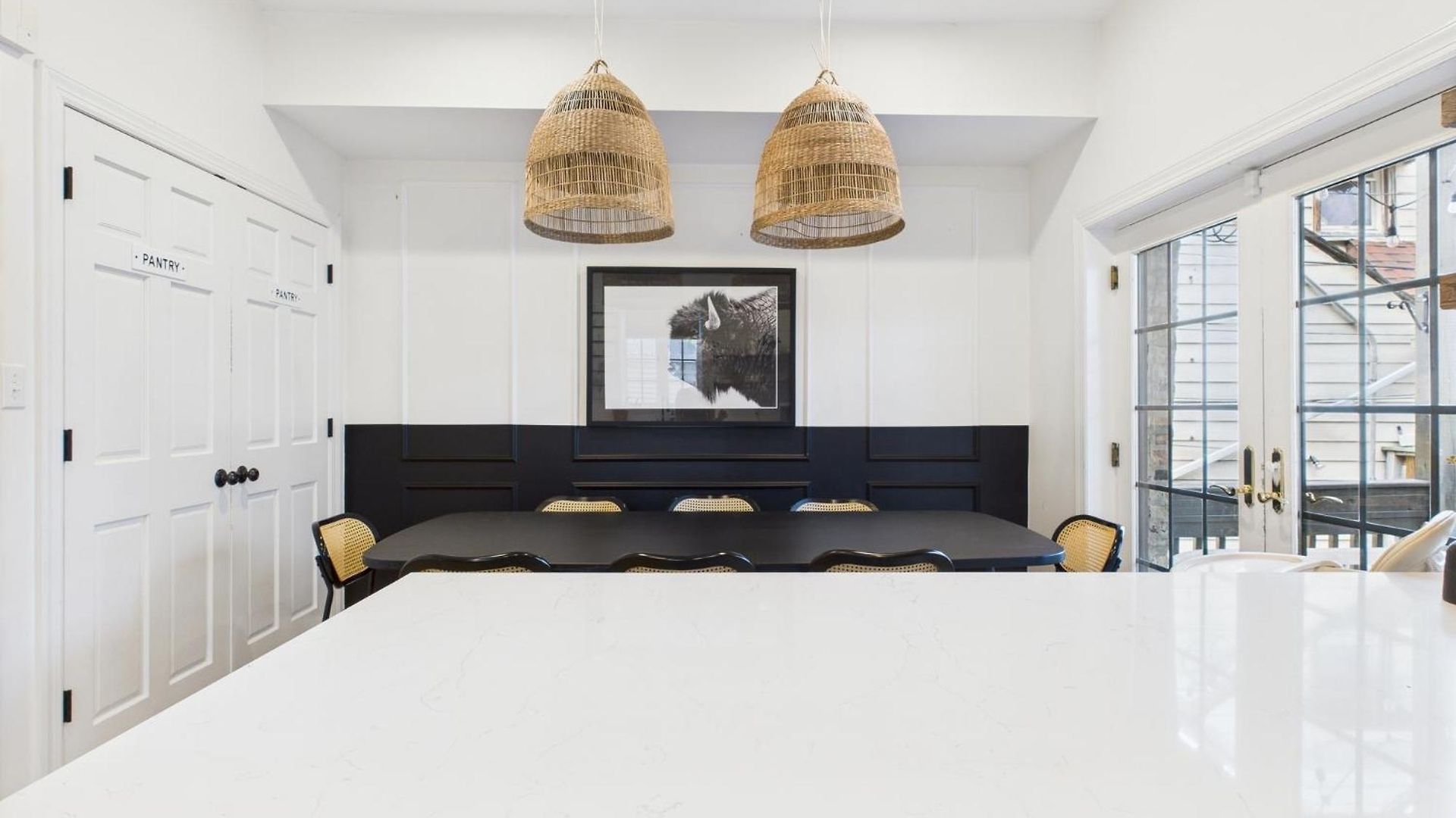 Spacious 4br With Outdoor Oasis Apartment Chicago