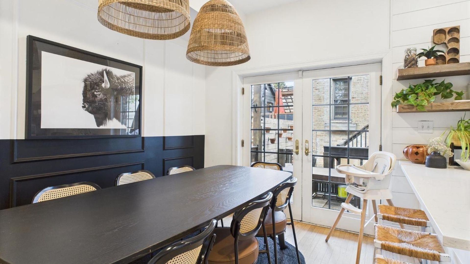 Spacious 4br With Outdoor Oasis Apartment