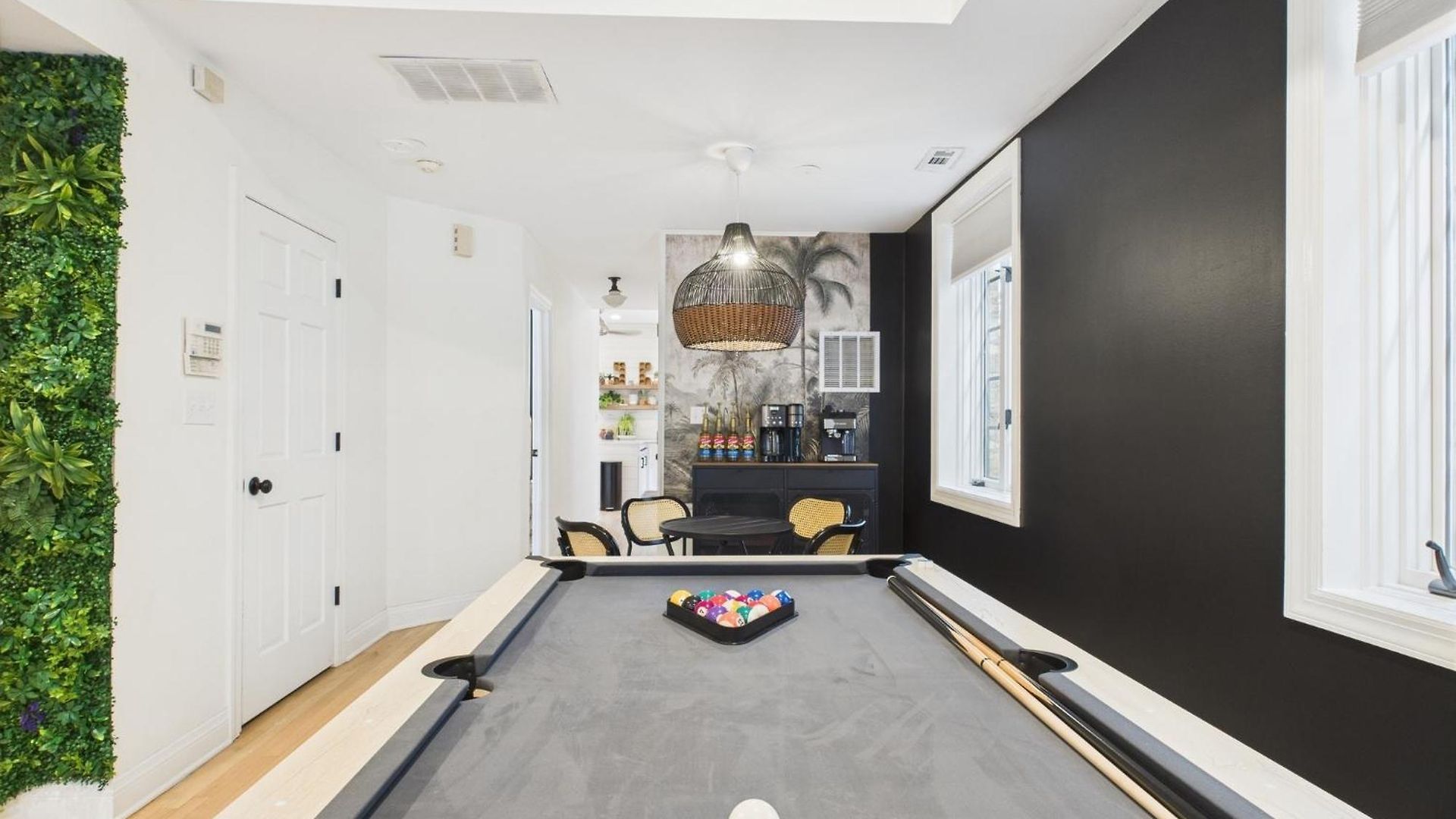 Apartment Spacious 4br With Outdoor Oasis *