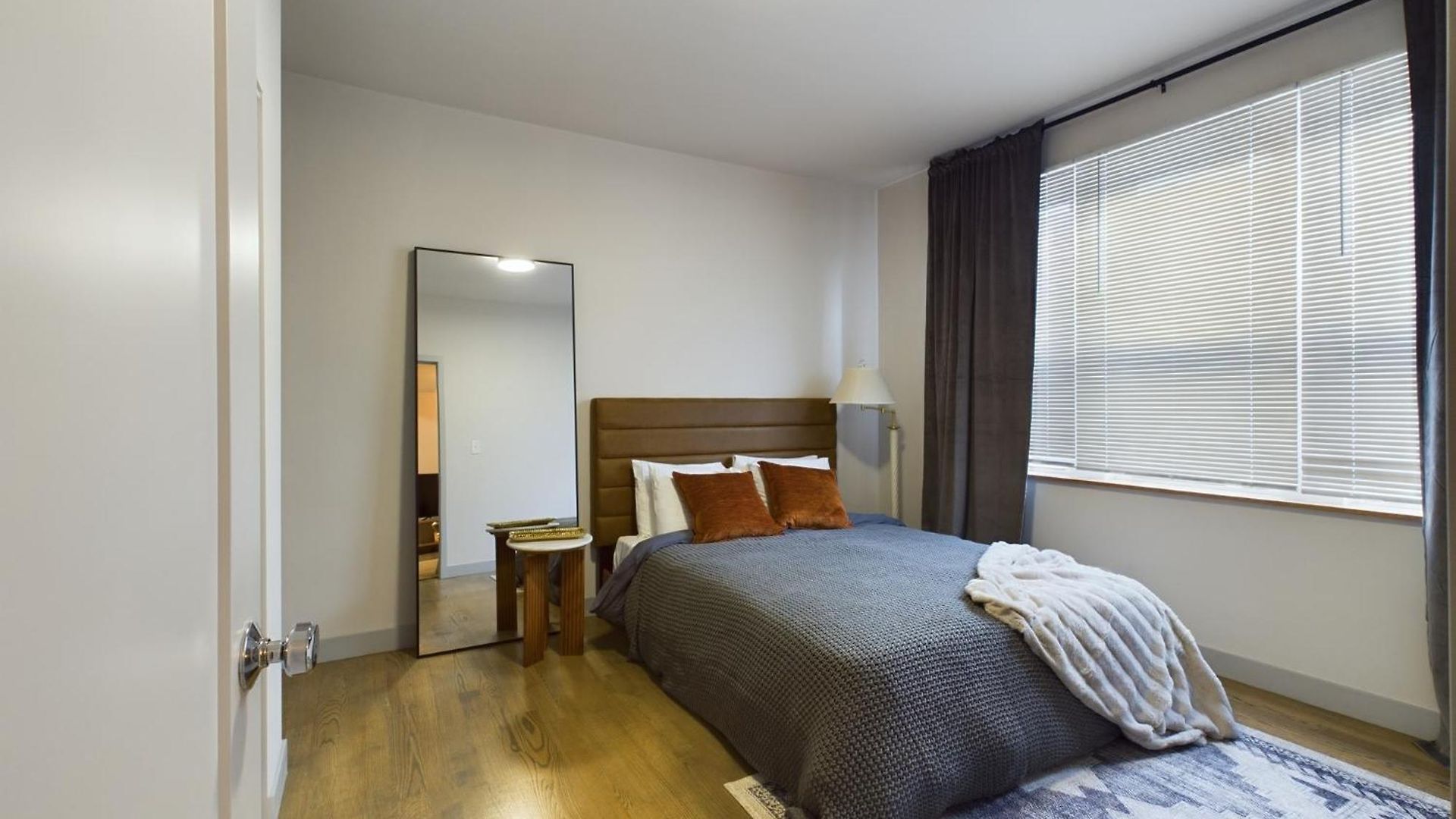 Apartment Speakeasy Serenity Retreat