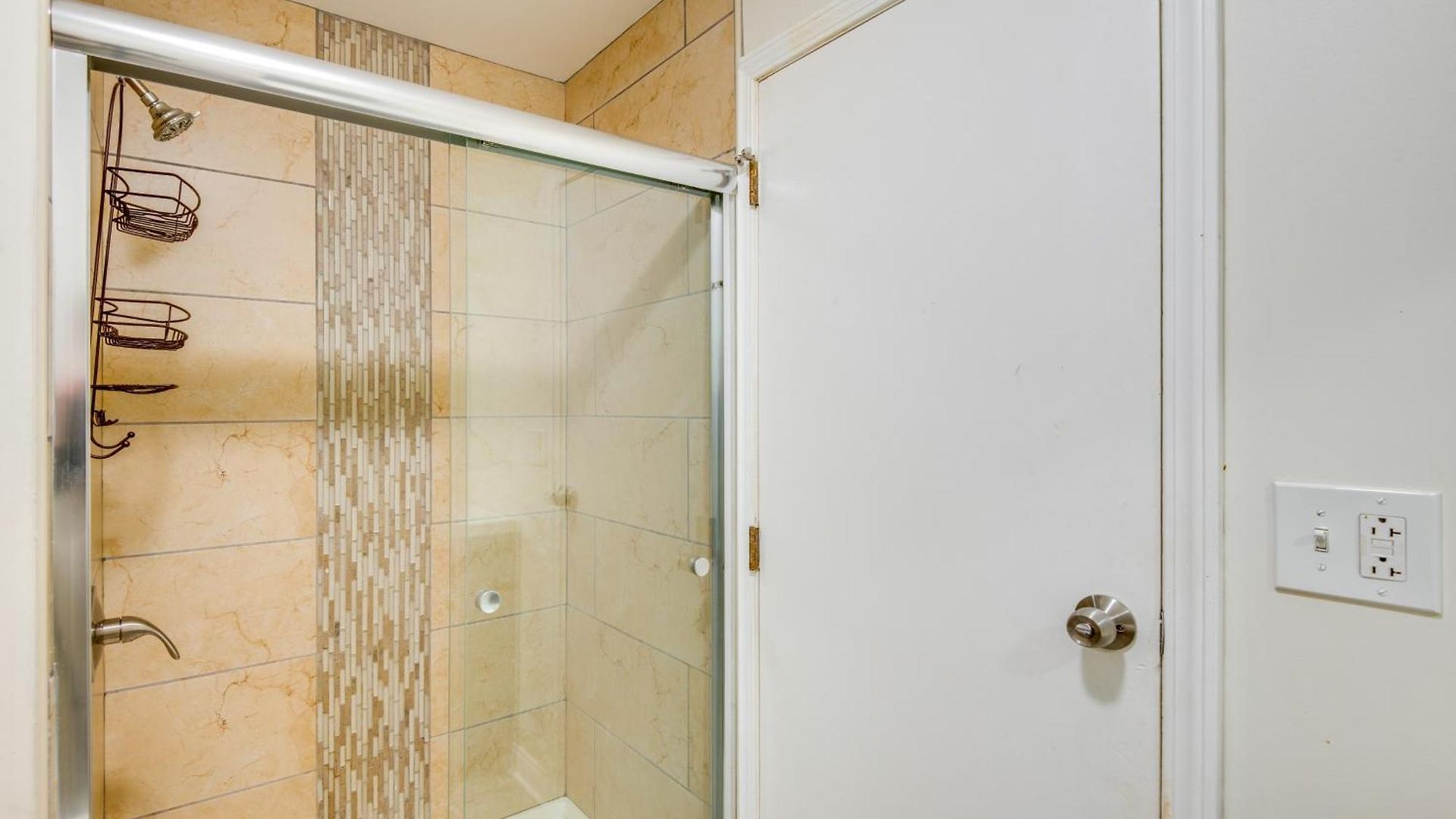 5 Mi To Midway: Walkable Apartment Chicago