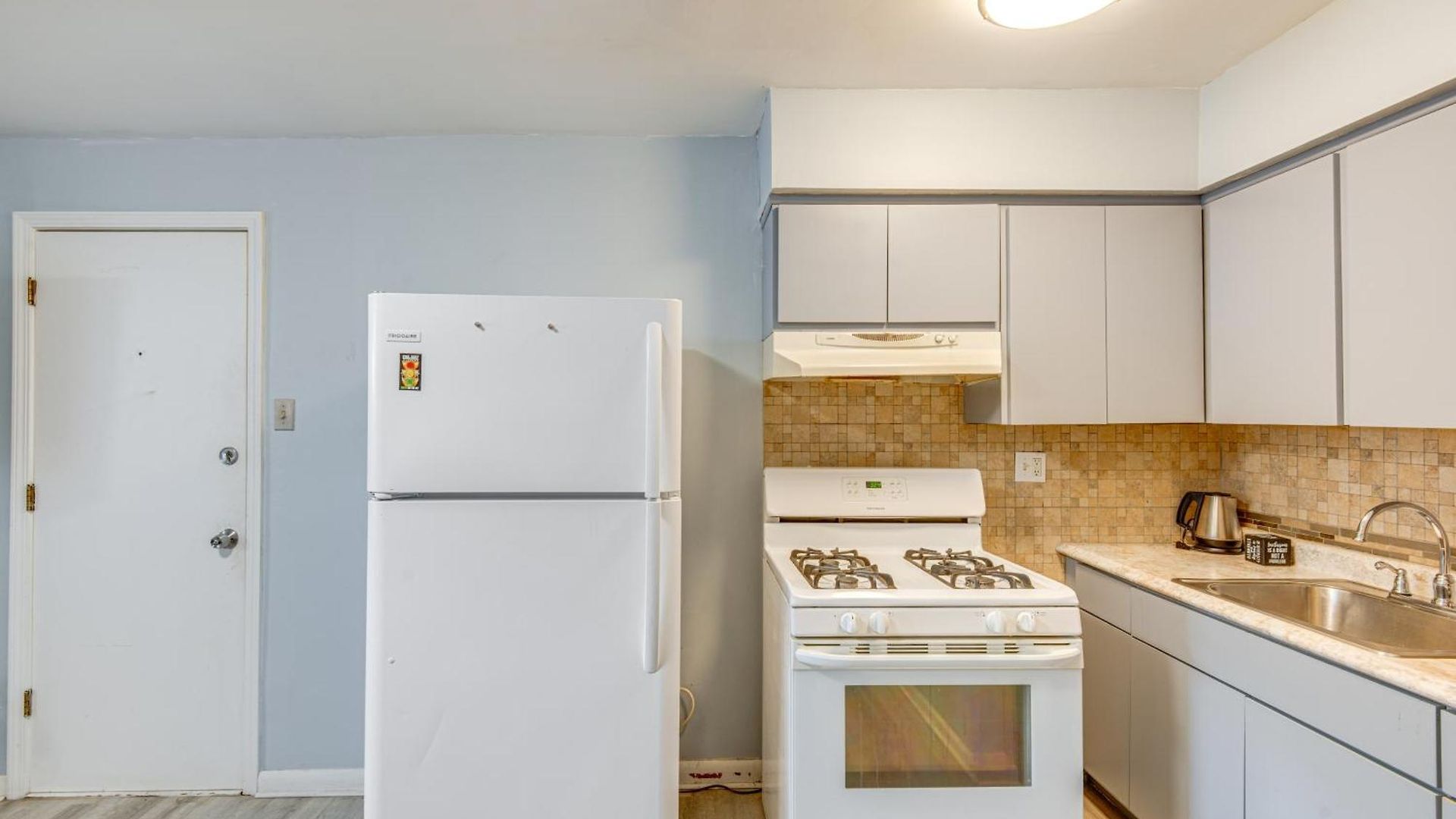 14 Mi To Dtwn Chicago: In Ashburn! Apartment Chicago