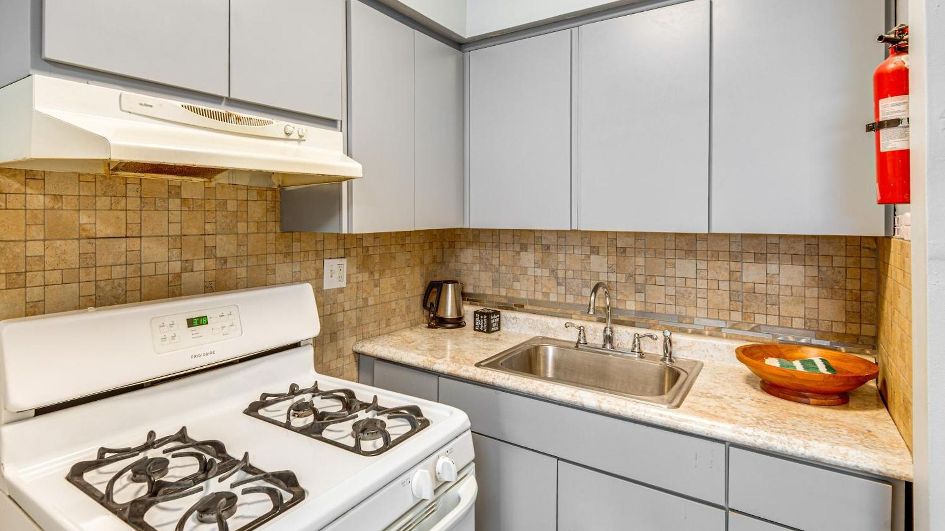 Apartment 14 Mi To Dtwn Chicago: In Ashburn!