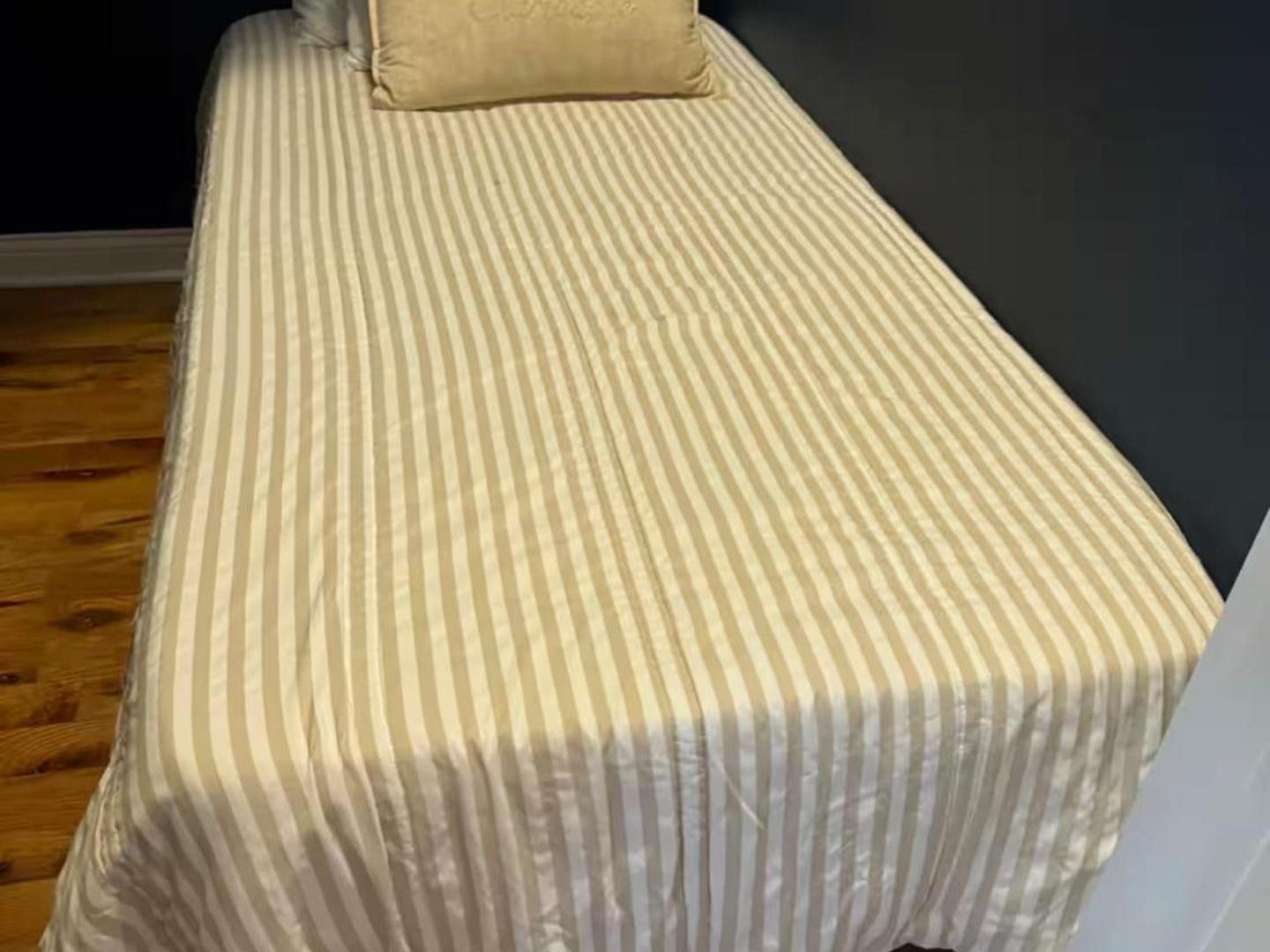 Cozy 2 Bedroom 1 Ba Flat Just 10 Mins From Downtown