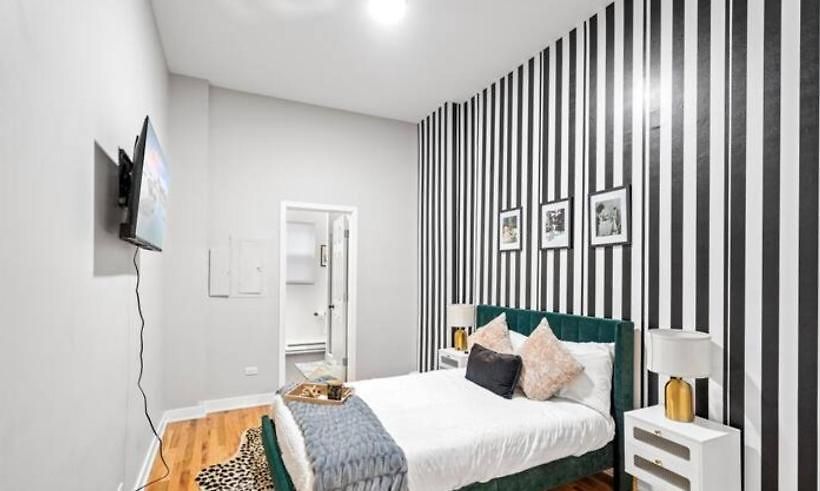 2 Bd 2 Ba Bucktown Safari Flat Apartment