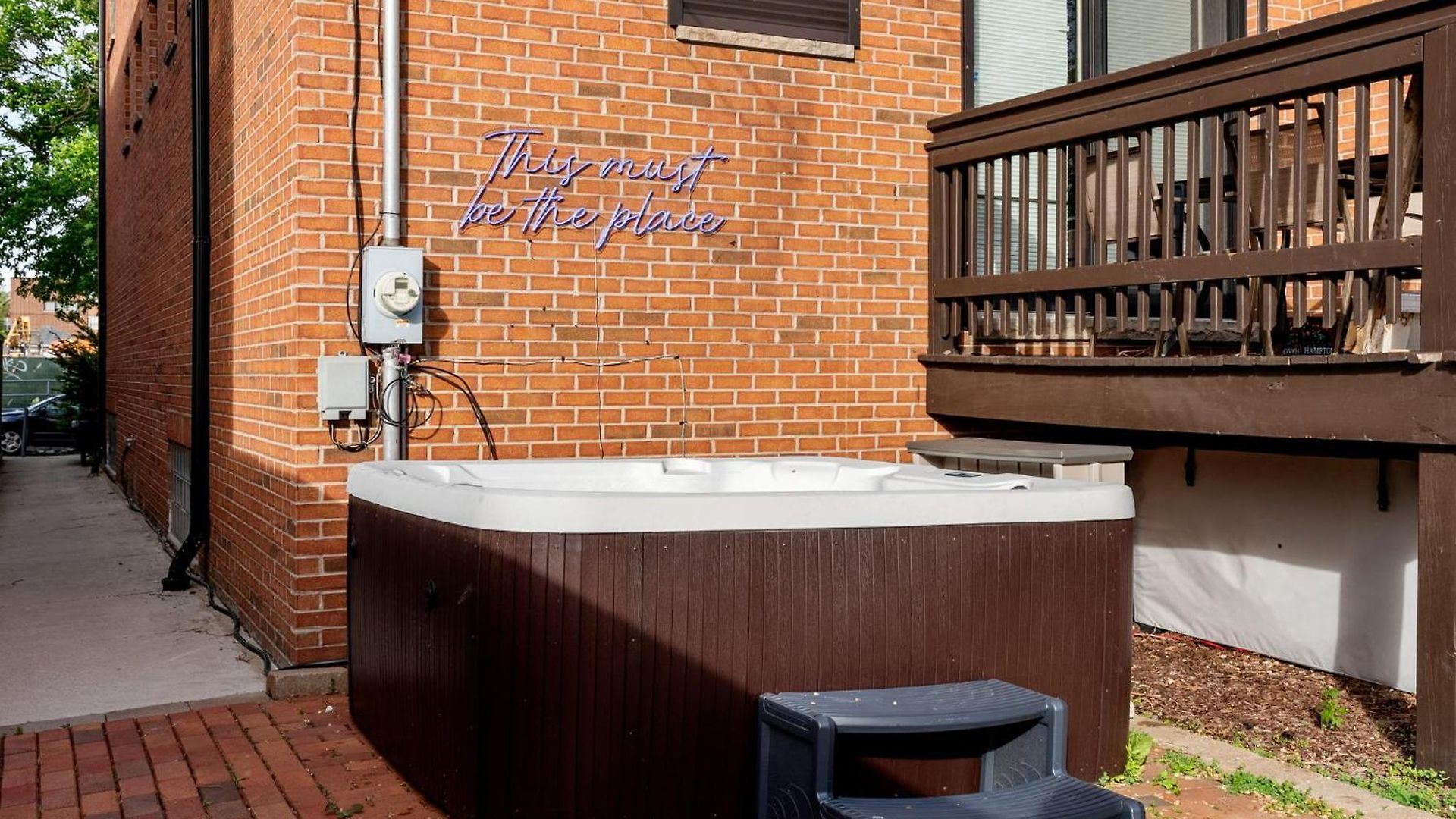 Spacious Luxury Retreat 8 Bed Oasis With 6 Baths Chicago