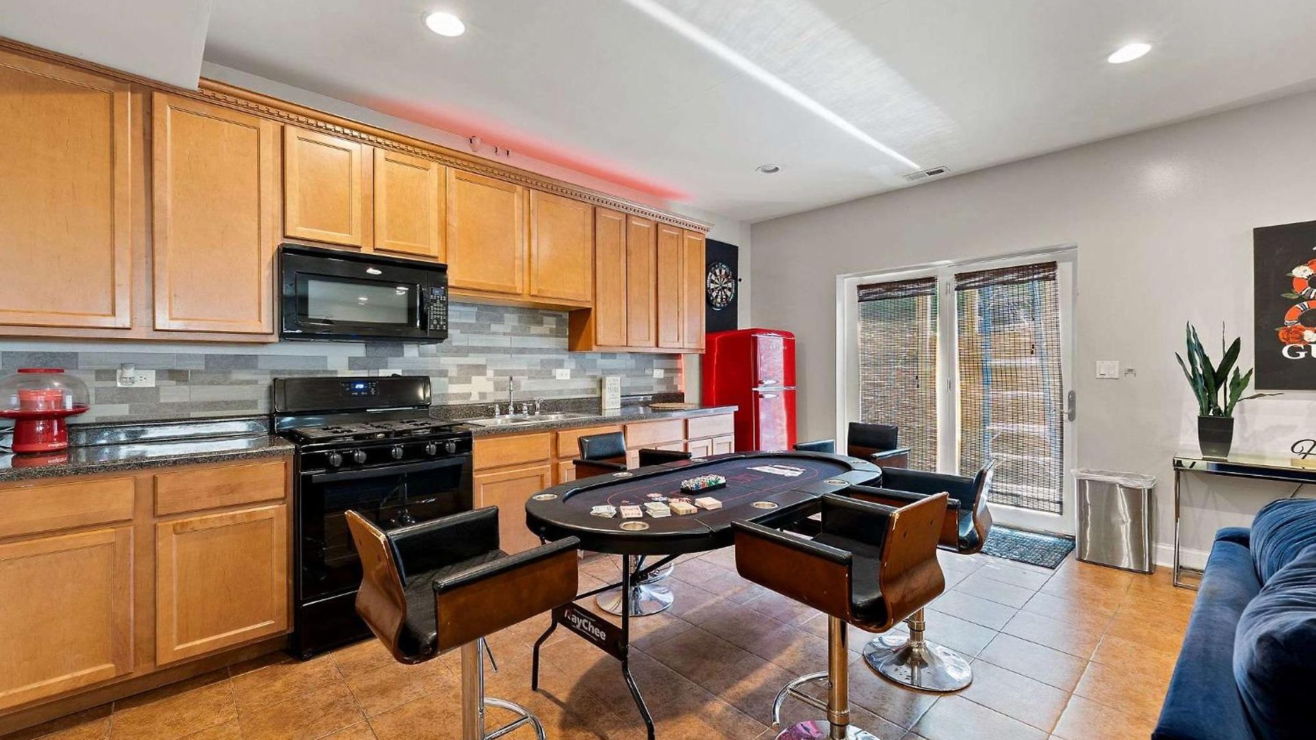 Spacious Luxury Retreat 8 Bed Oasis With 6 Baths Chicago
