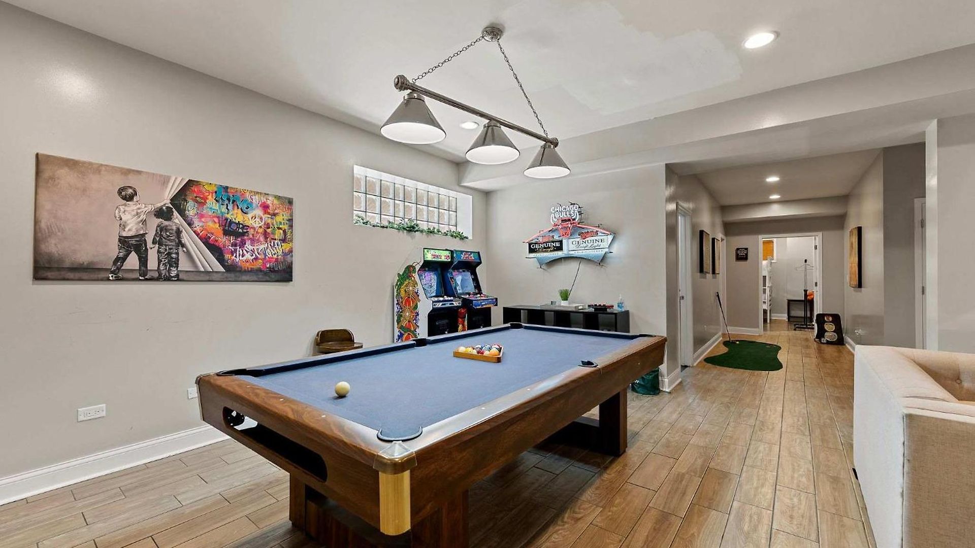 Spacious Luxury Retreat 8 Bed Oasis With 6 Baths * Chicago