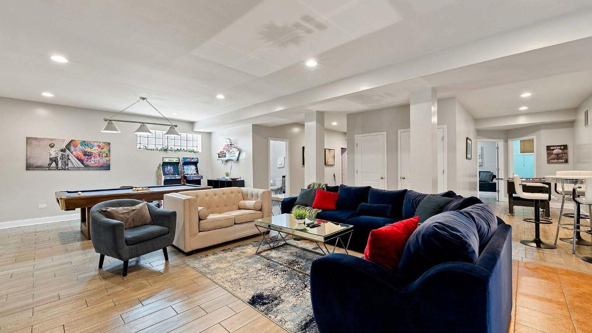 Spacious Luxury Retreat 8 Bed Oasis With 6 Baths Holiday home *