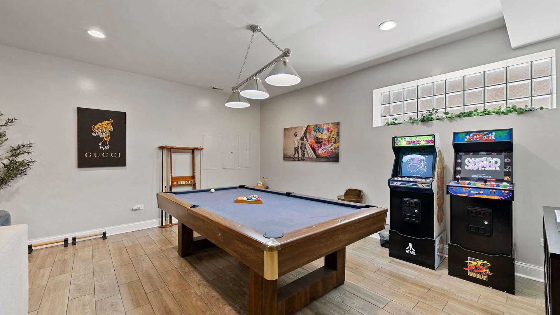 Spacious Luxury Retreat 8 Bed Oasis With 6 Baths * Chicago