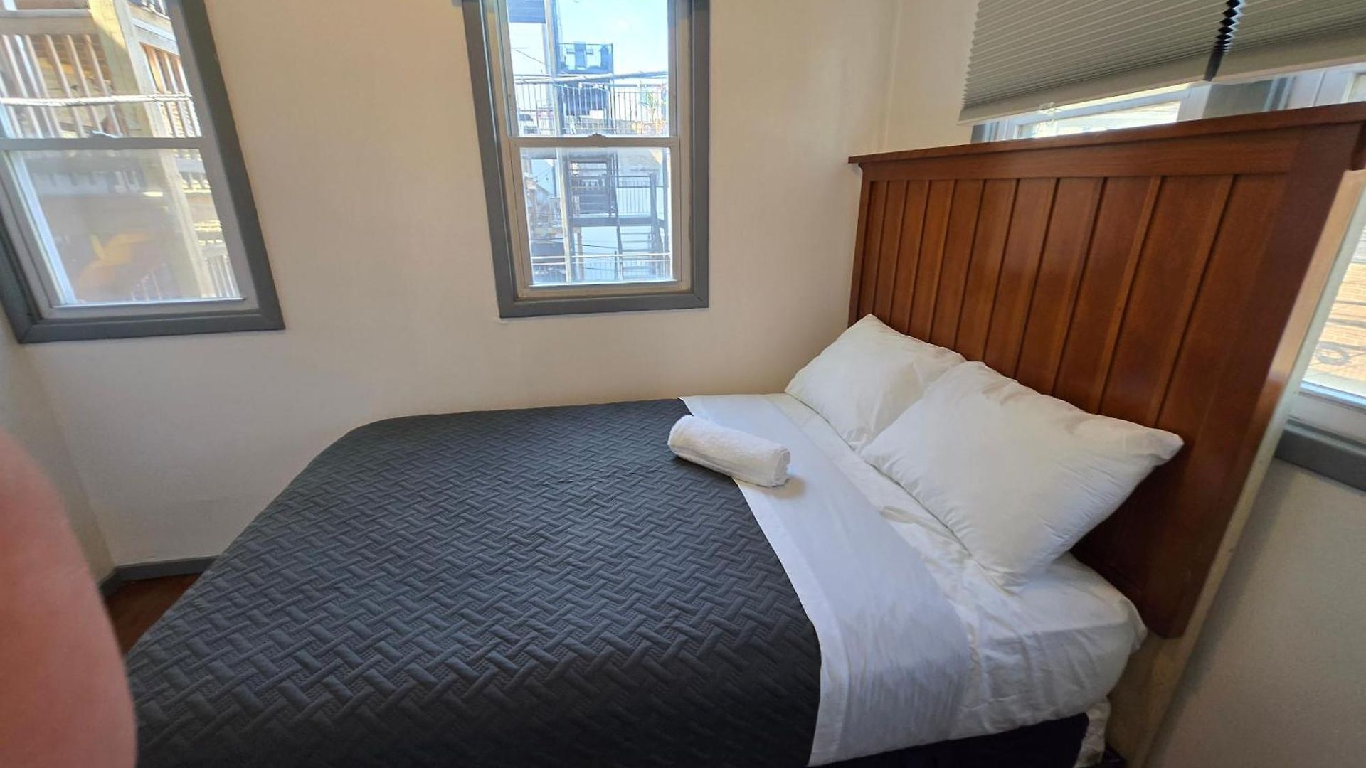 424 Hostel *