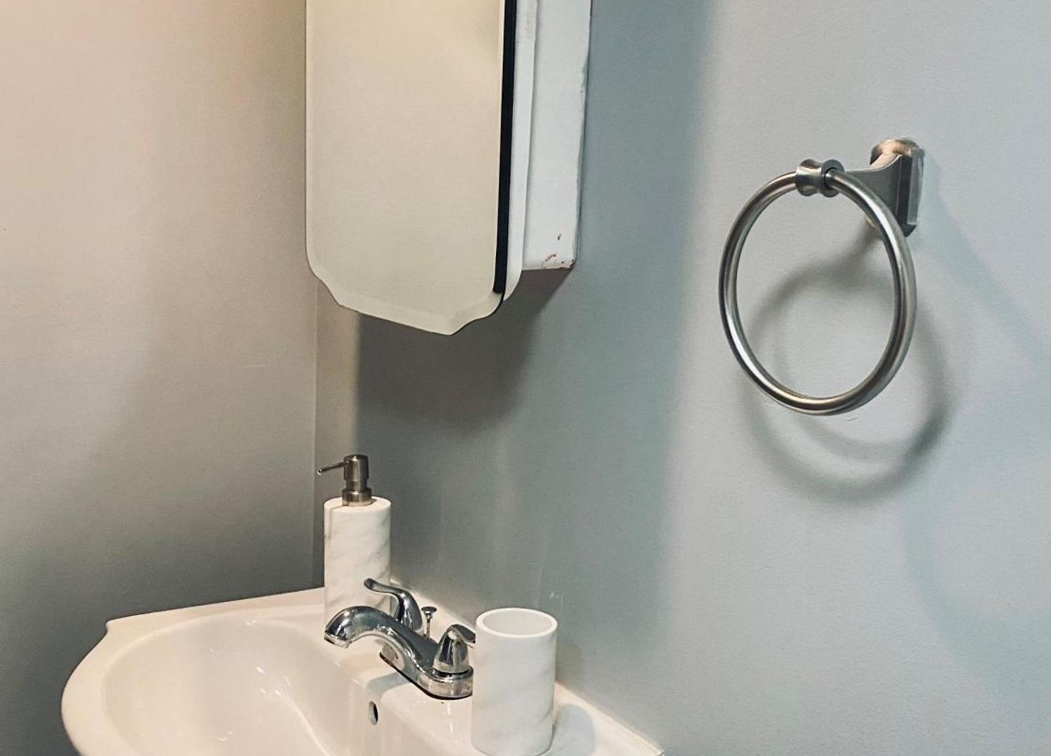 Apartment Chicago-pilsen Boho With Free Parking - Unit C