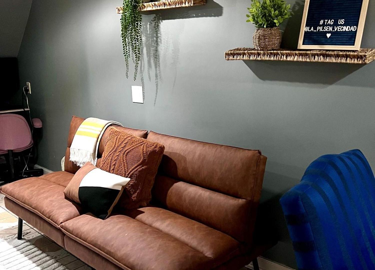 Chicago-pilsen Boho With Free Parking - Unit C
