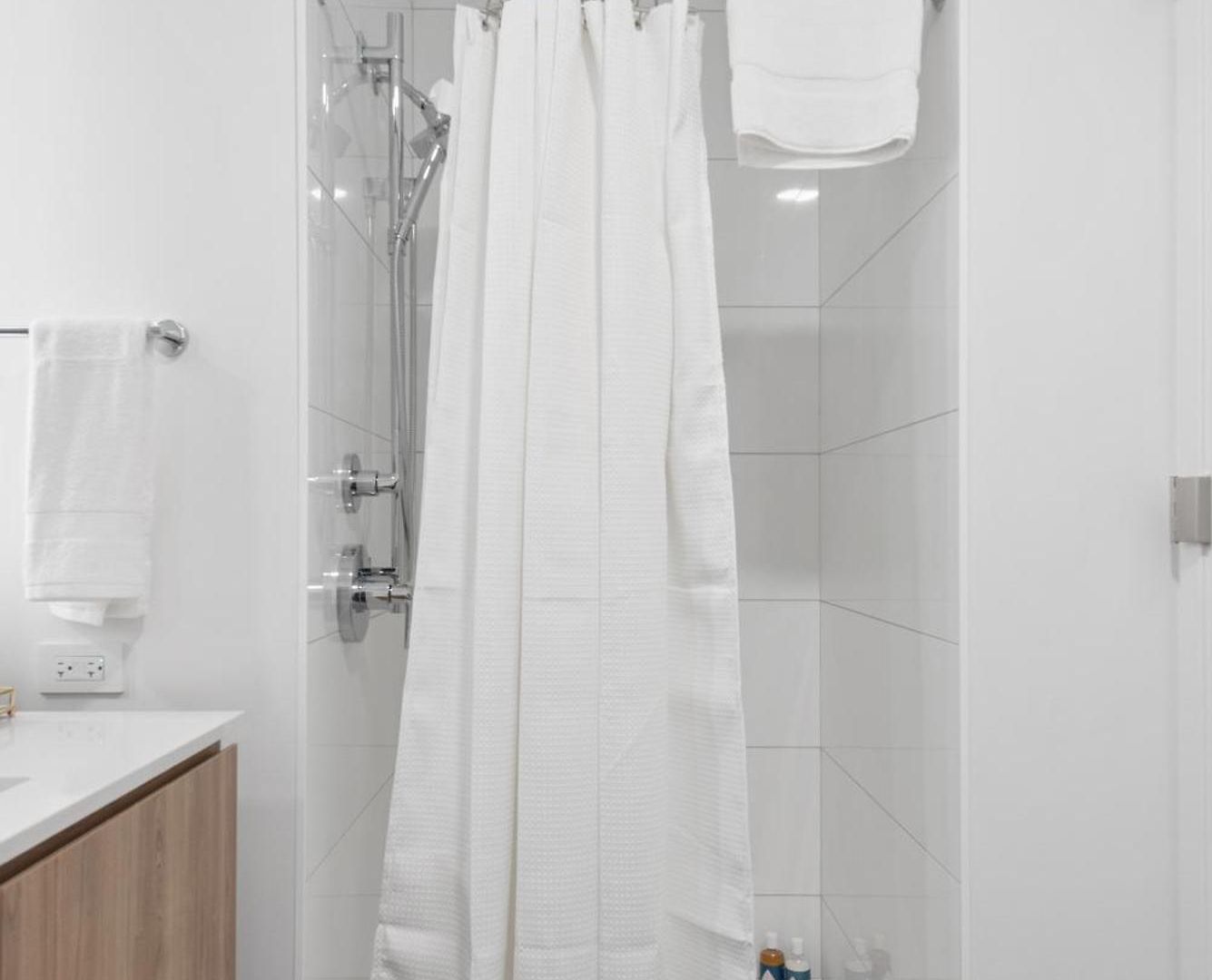 Lux Apts With Views And Amenities Apartment *