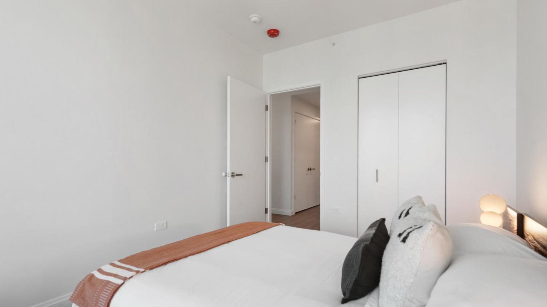 Lux Apts With Views And Amenities * Chicago