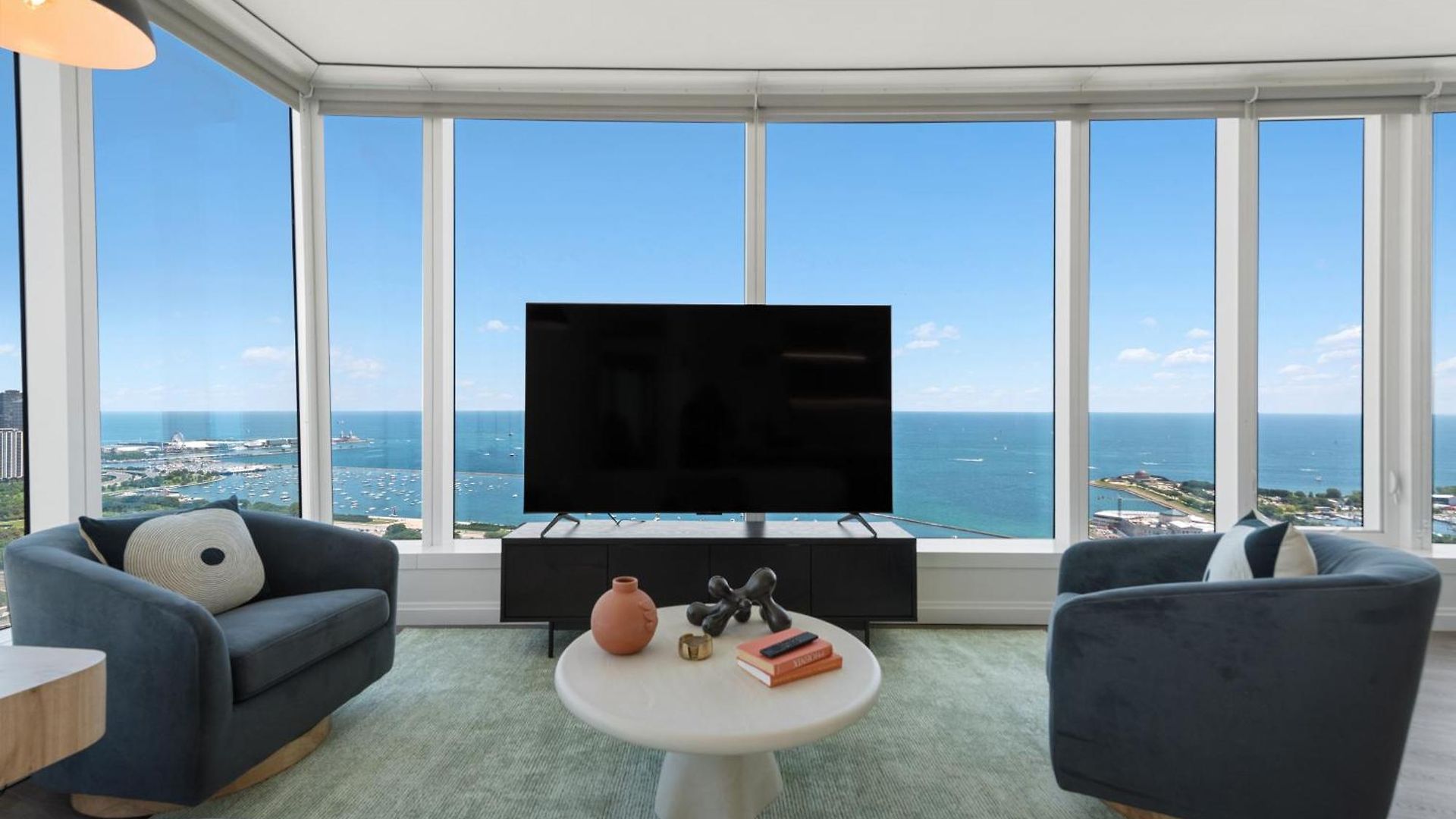 Apartment Lux Apts With Views And Amenities *