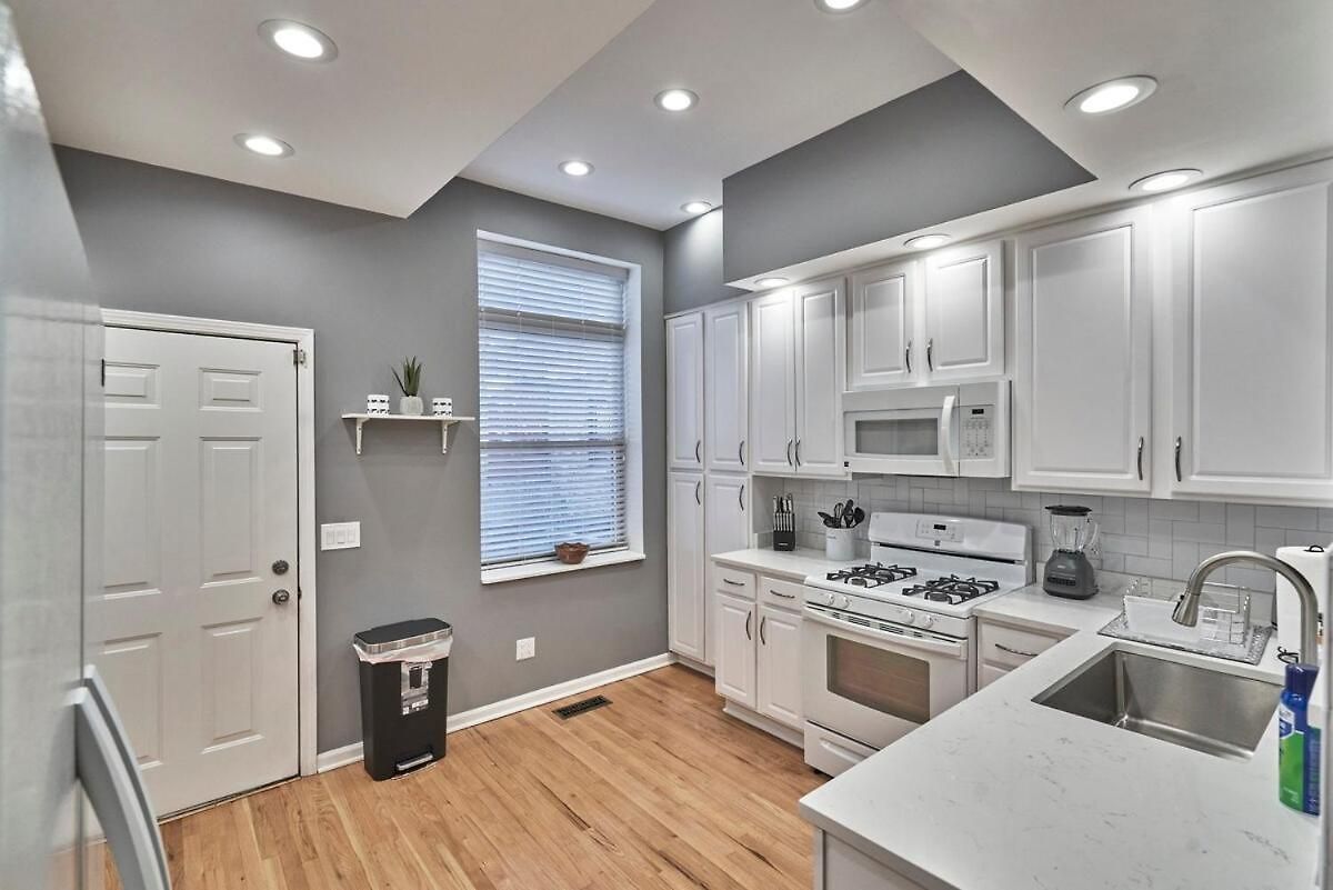 3bd 3ba Bronzeville Beauty * Chicago