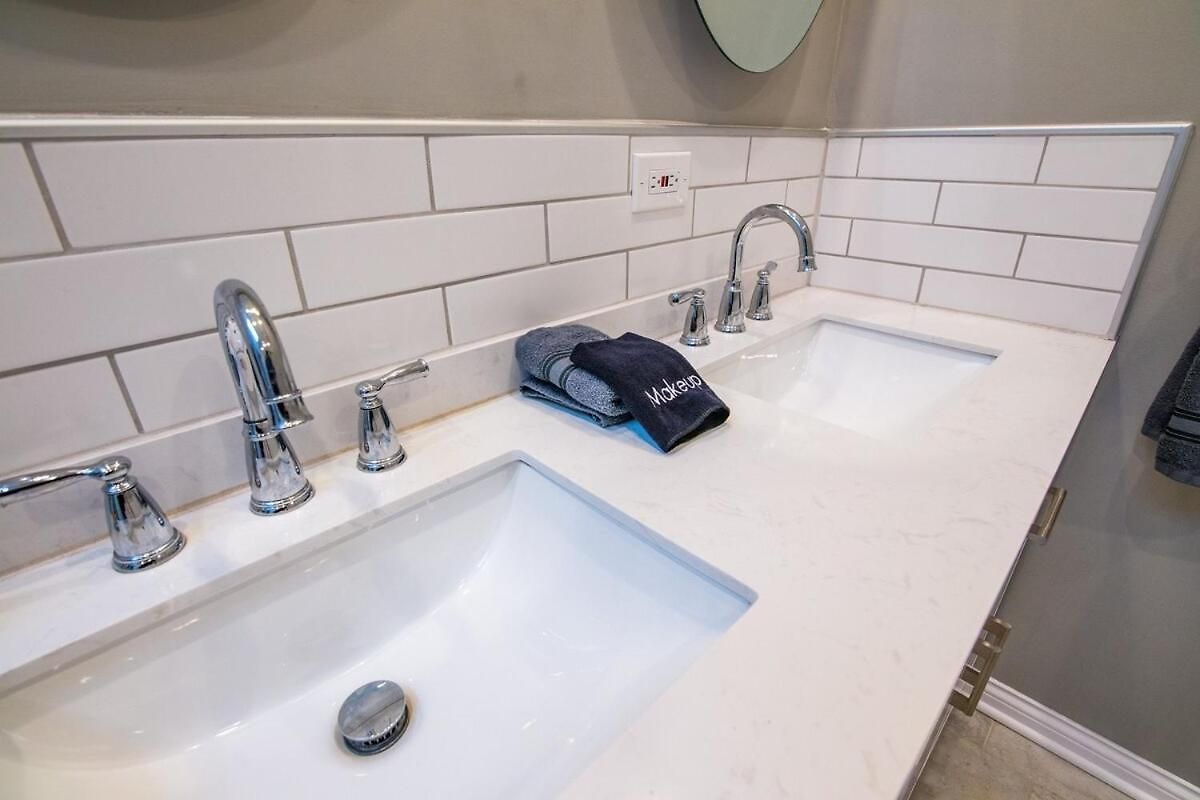 3bd 3ba Bronzeville Beauty Apartment Chicago