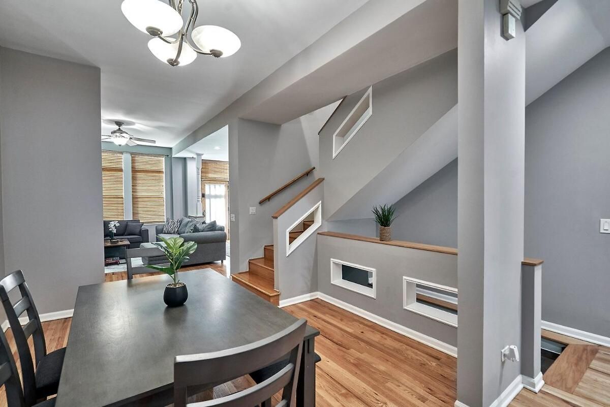 3bd 3ba Bronzeville Beauty *
