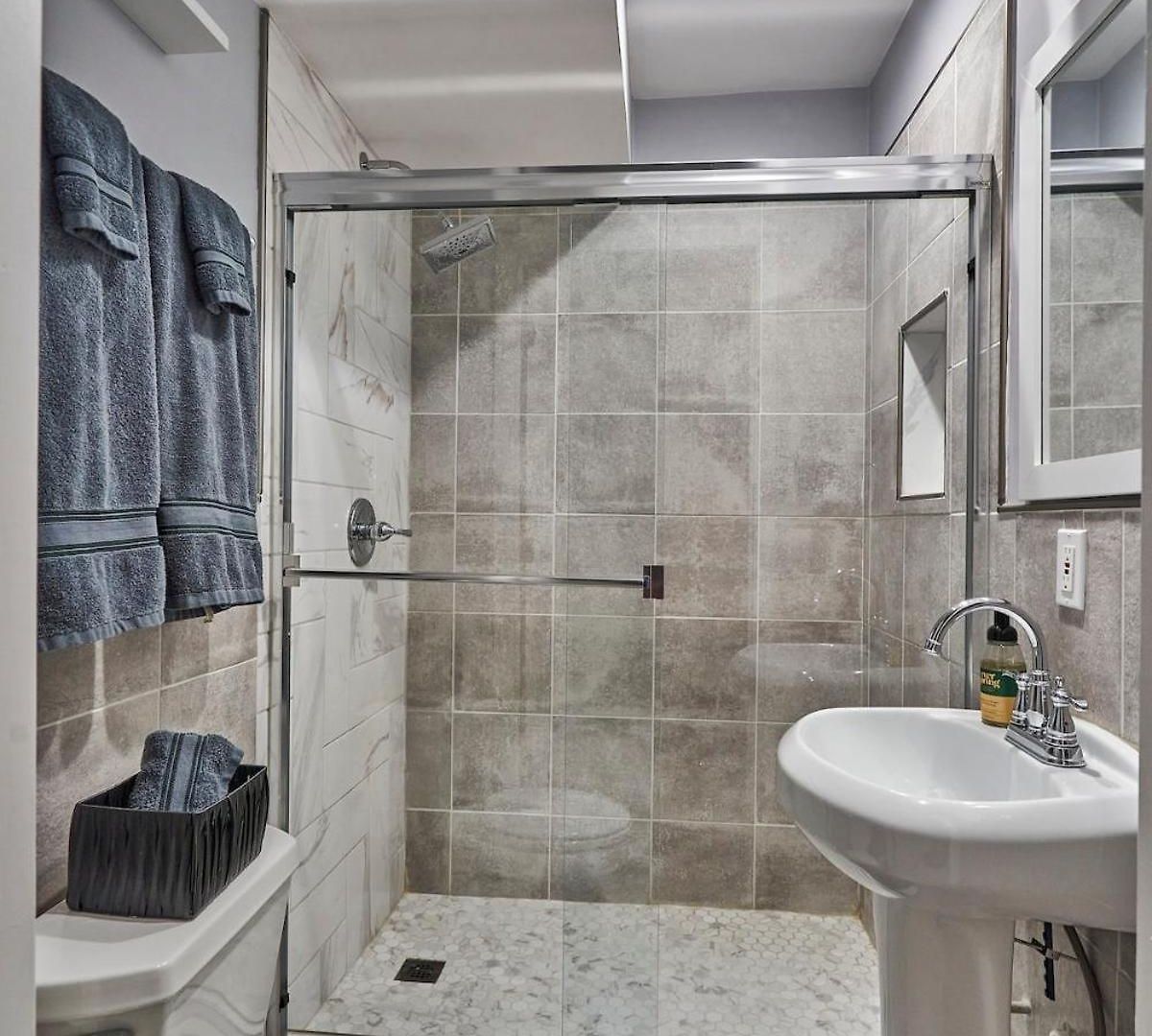 3bd 3ba Bronzeville Beauty *