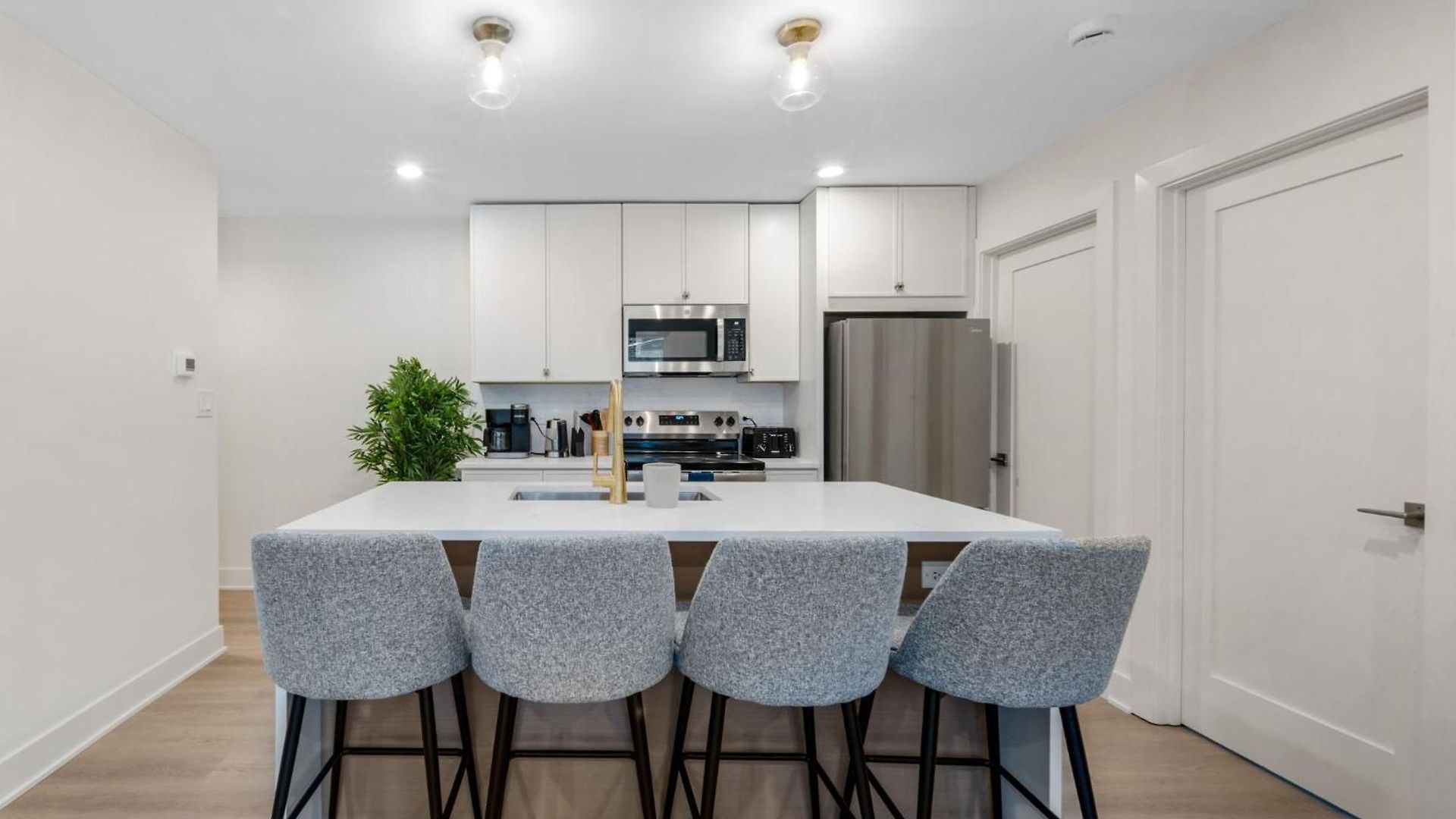 Apartment 1 Bedroom With Rooftop And Wrigley Views Chicago