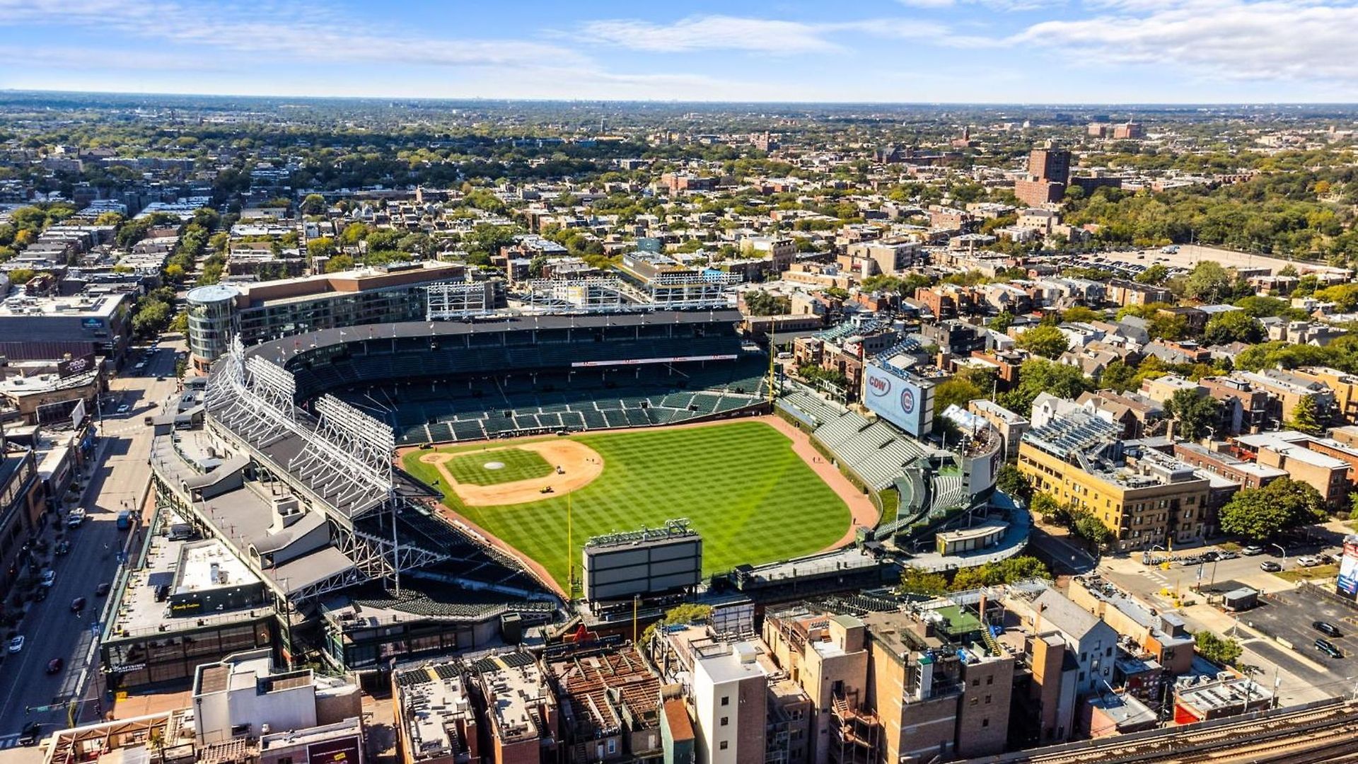 1 Bedroom With Rooftop And Wrigley Views Chicago