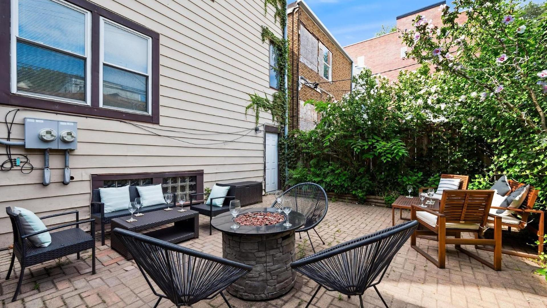 Wrigley 4br Home, Sleeps 10 * Chicago