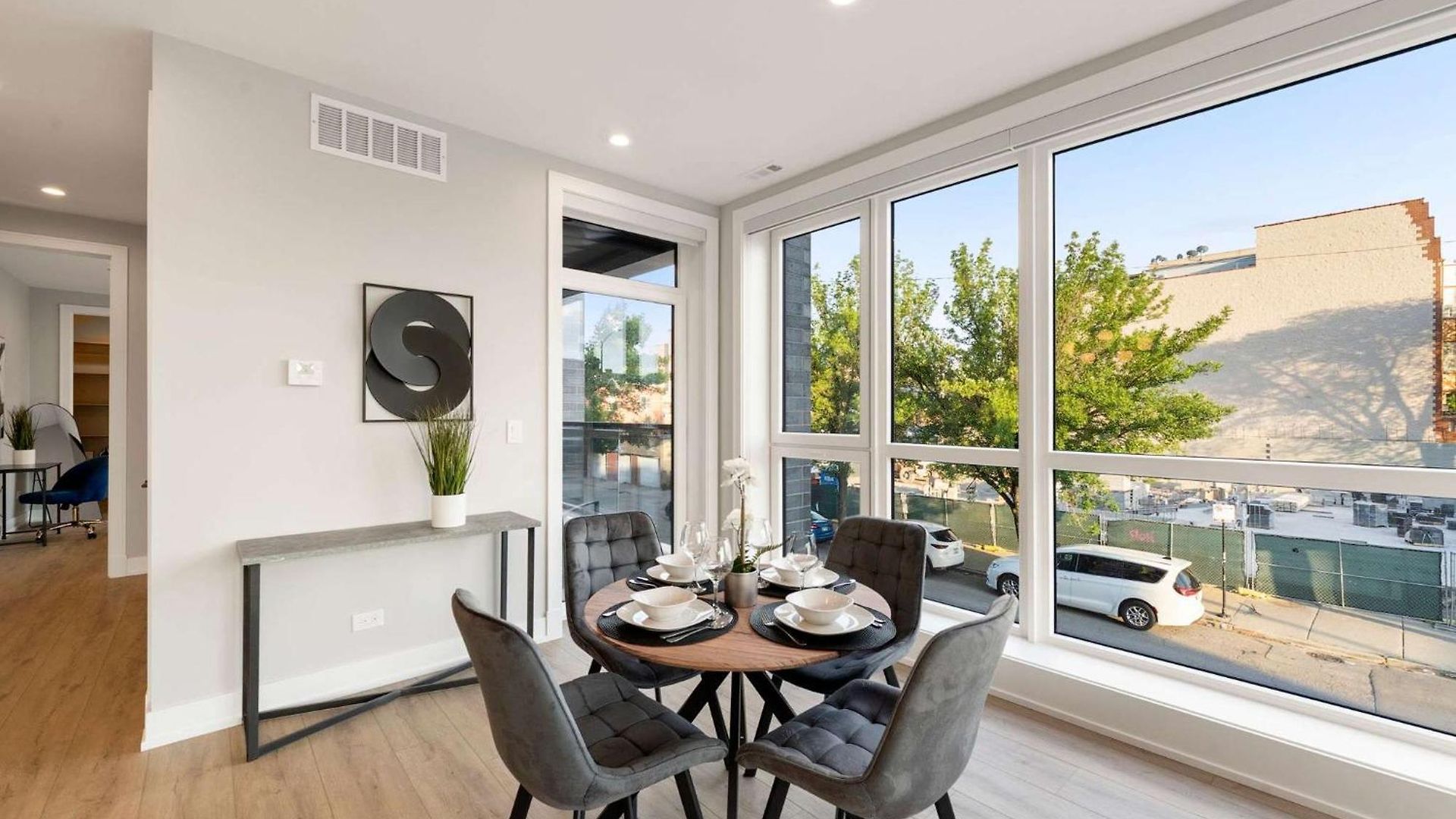 New Build In Pilsen Spacious 2 Bed 2 Bath Unit Apartment *