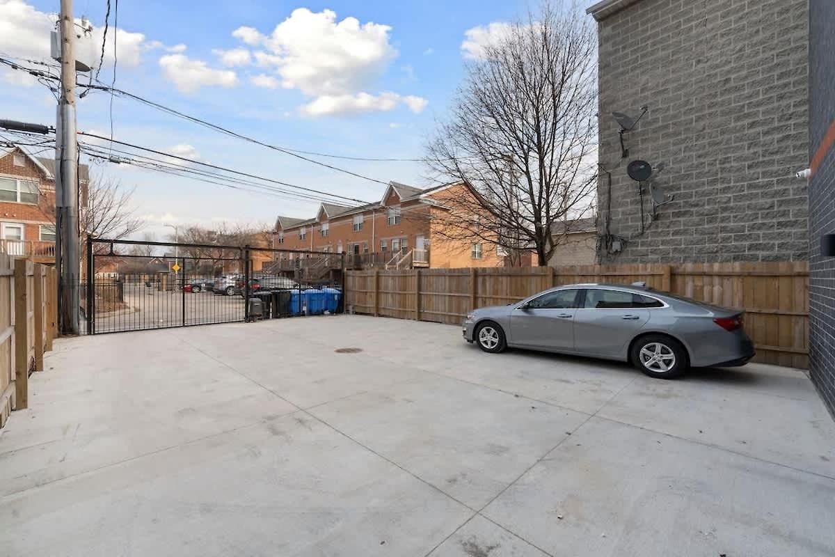 New 3bed 2bath With Parking By United Center Apartment