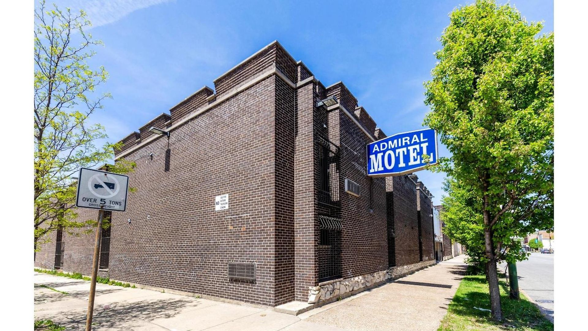 Admiral By Oyo I-94 Hotel