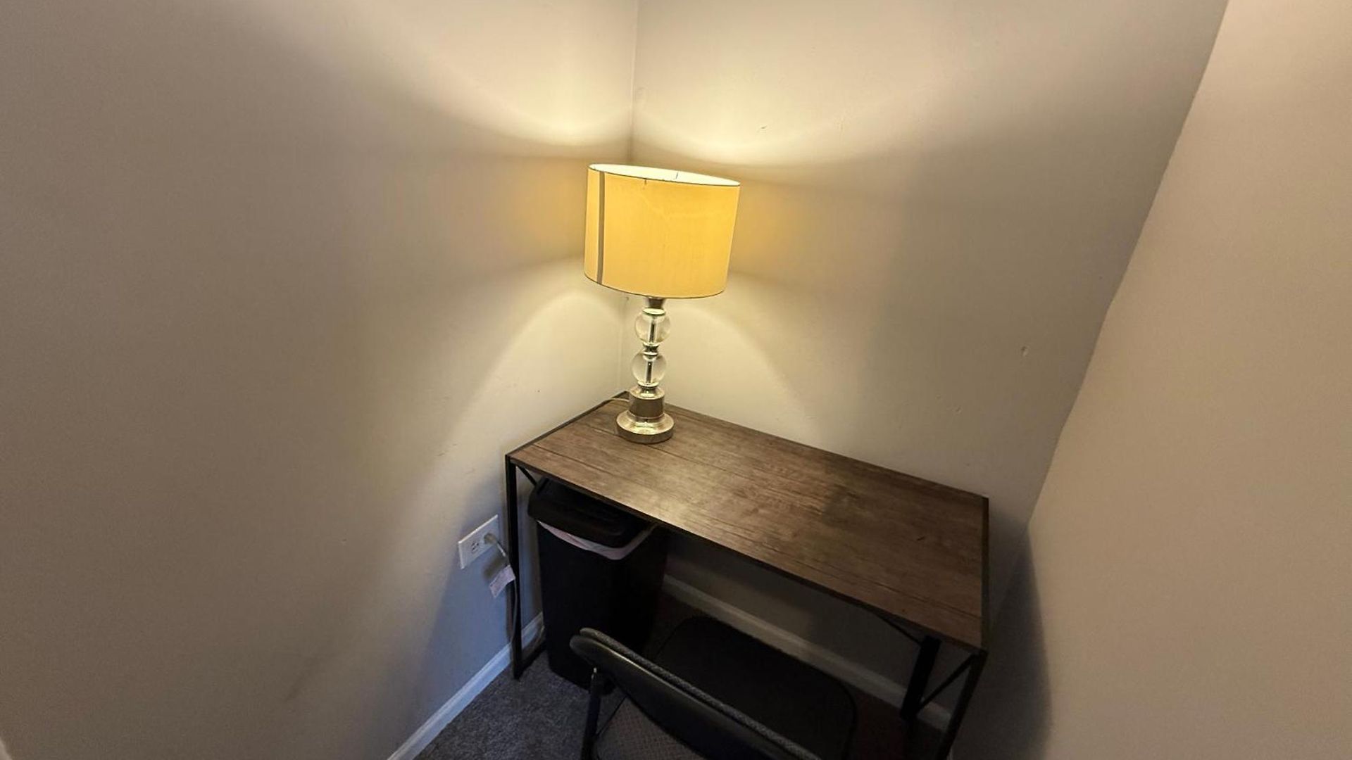 Homestay Wonderful Close To Downtown - Free Parking