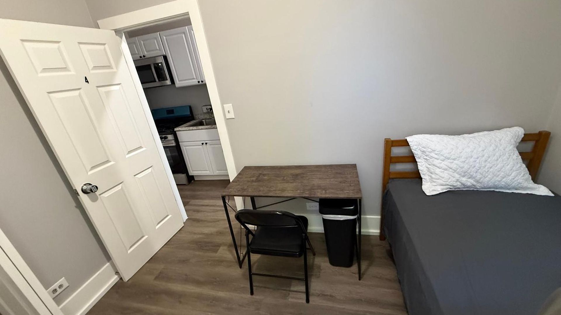 Homestay Beautiful Near Downtwon - Free Parking! *