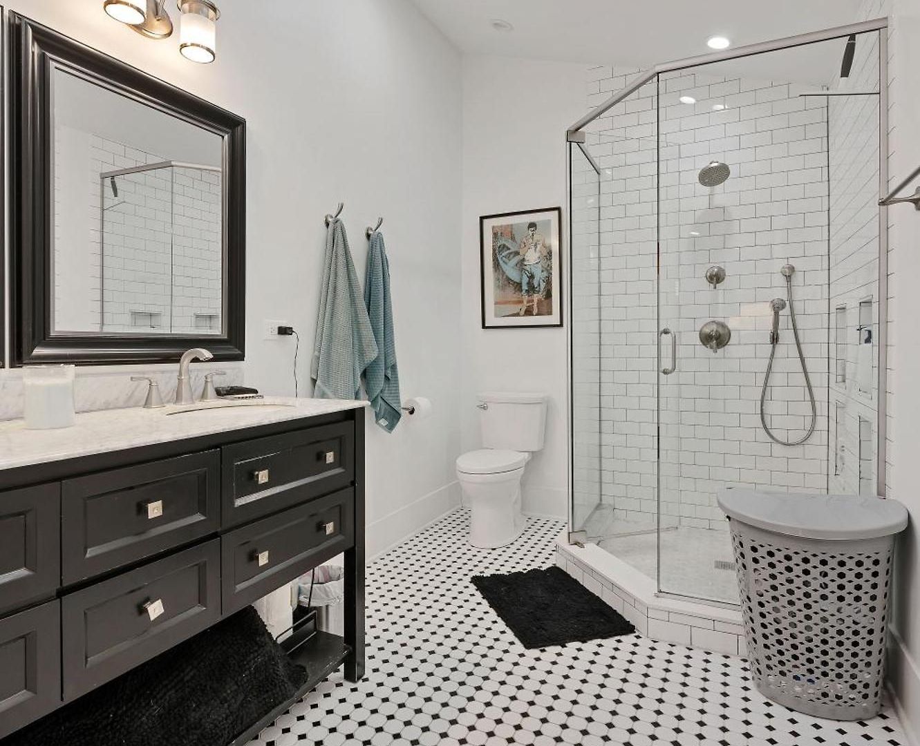 Wicker Park 4bd 3ba, Steps From Cta, Parking Incl Holiday home