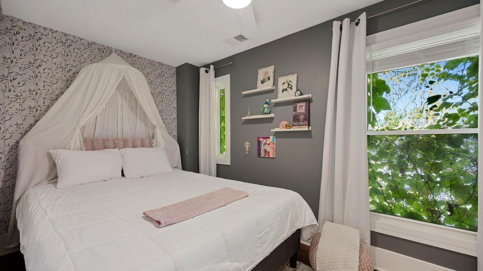 Holiday home Wicker Park 4bd 3ba, Steps From Cta, Parking Incl