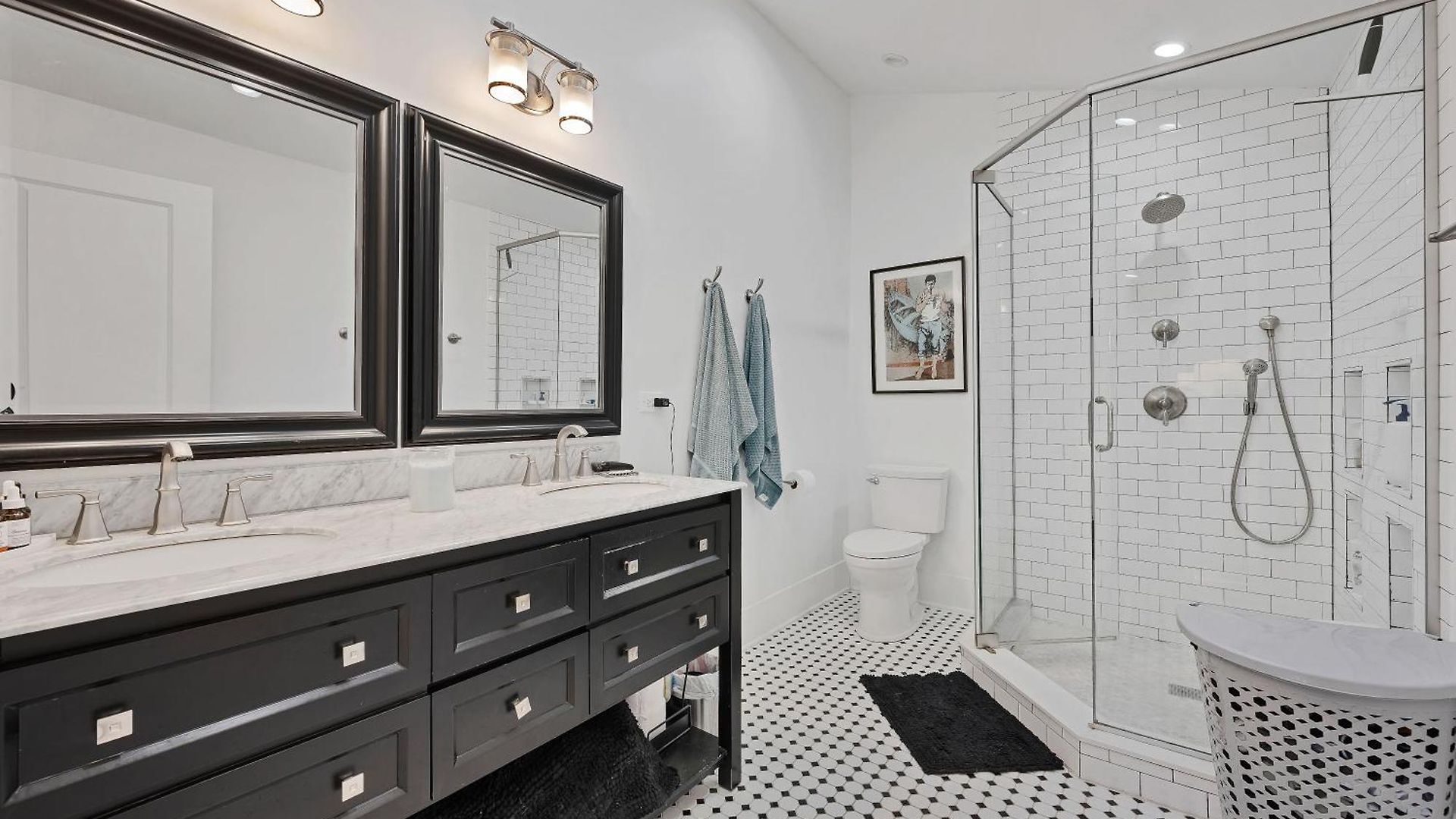Wicker Park 4bd 3ba, Steps From Cta, Parking Incl Holiday home