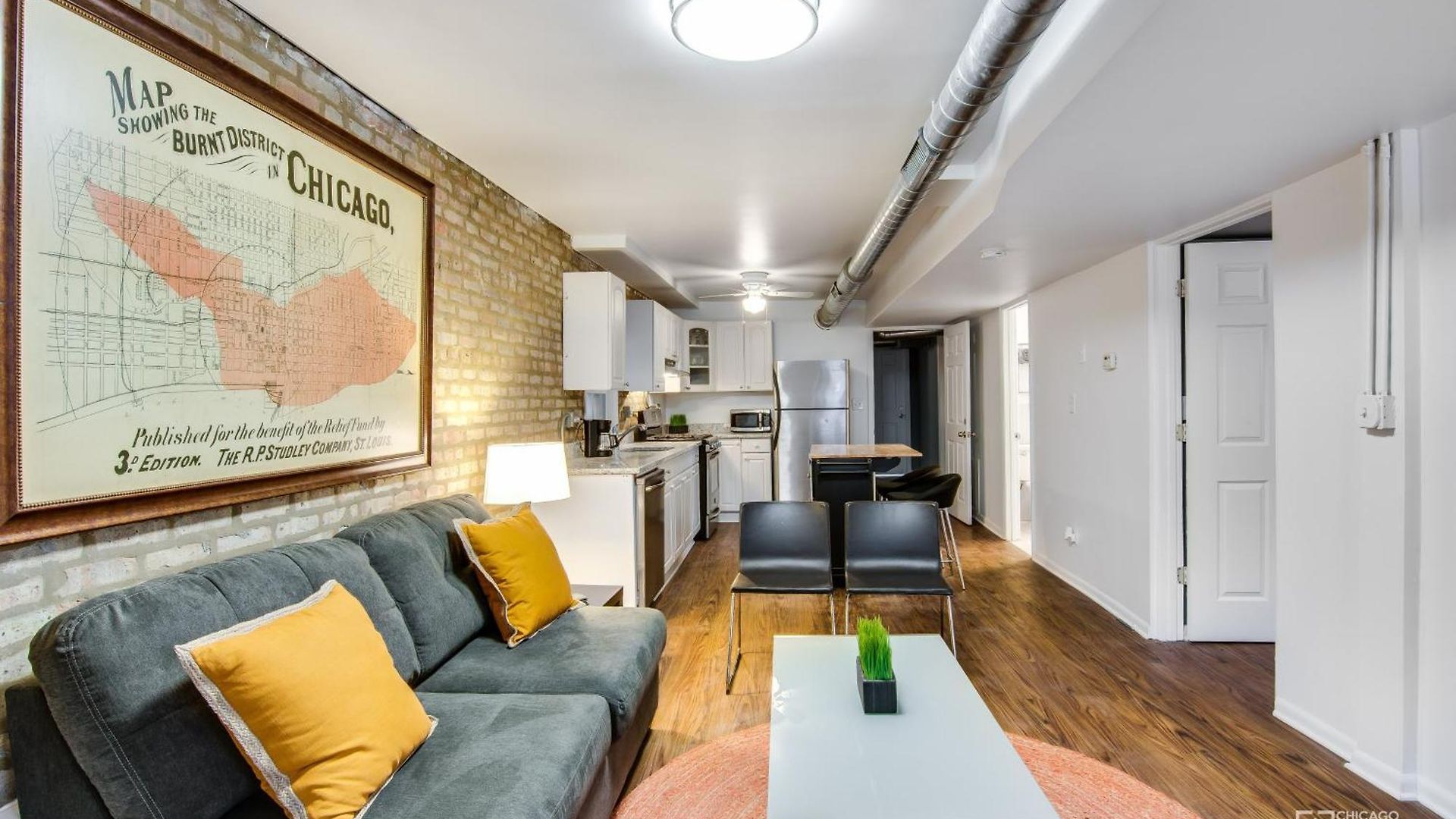 Wicker Park 6bd 4ba, Steps From Cta, Parking Incl Holiday home